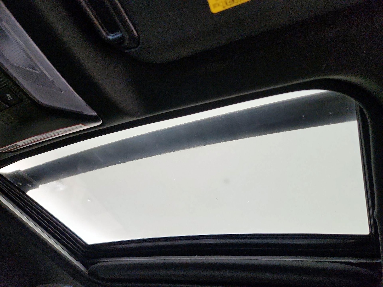 Sunroof(s) & Overhead Airbags