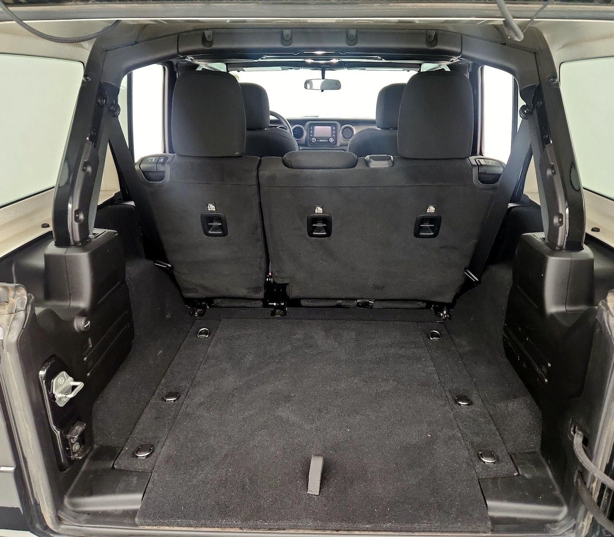 Trunk/Cargo (Seats Up)
