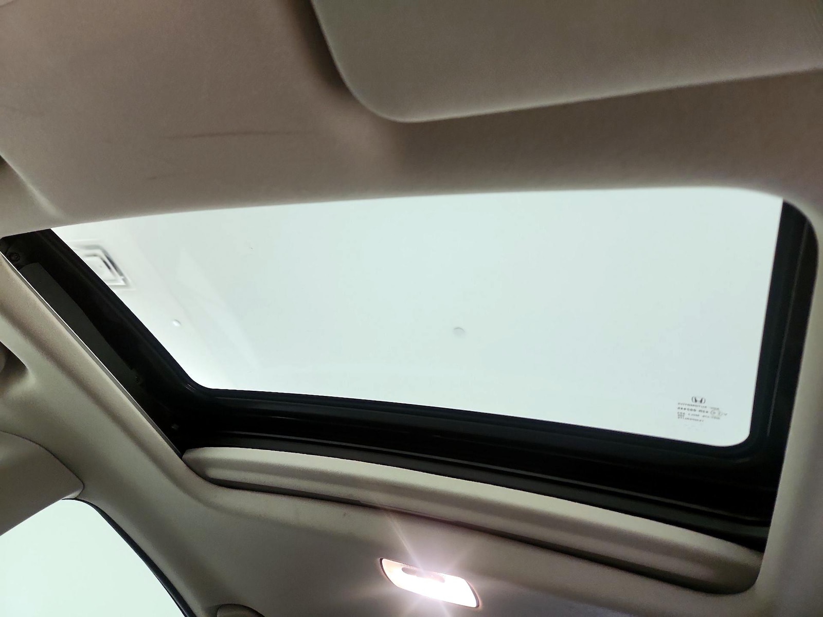 Sunroof(s) & Overhead Airbags