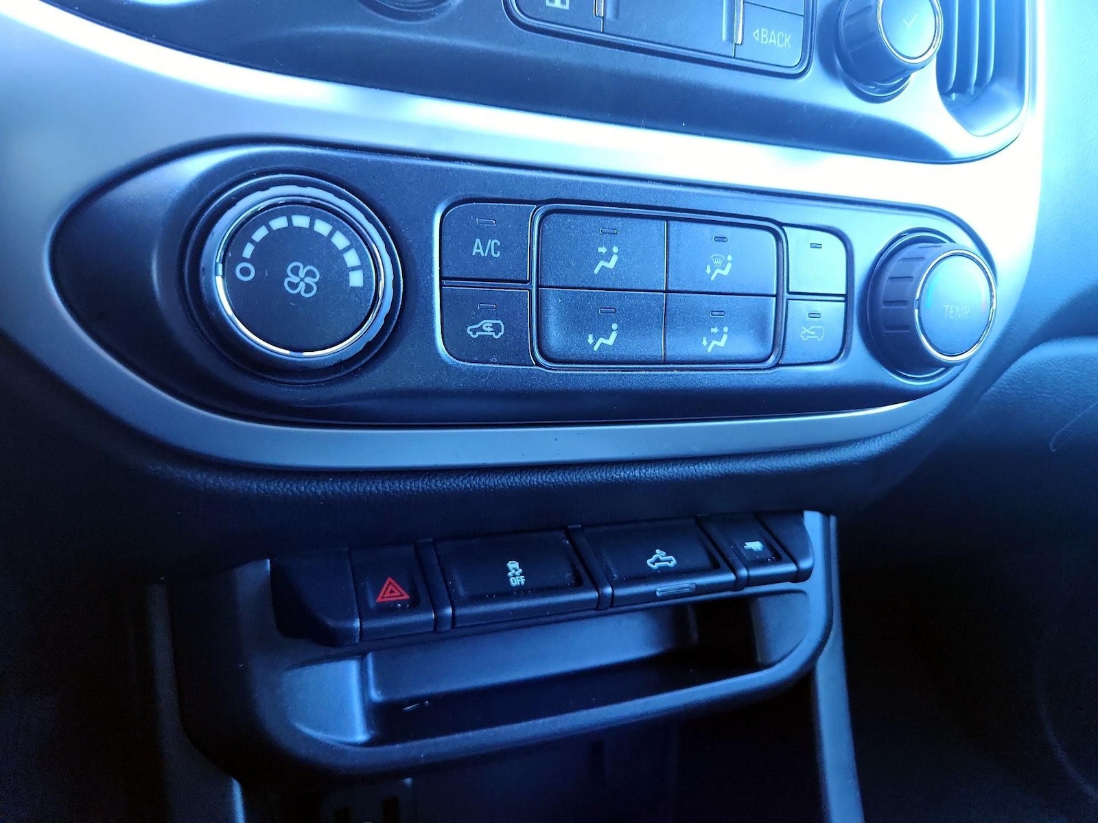 2019 Chevrolet Colorado LT - Photo 17