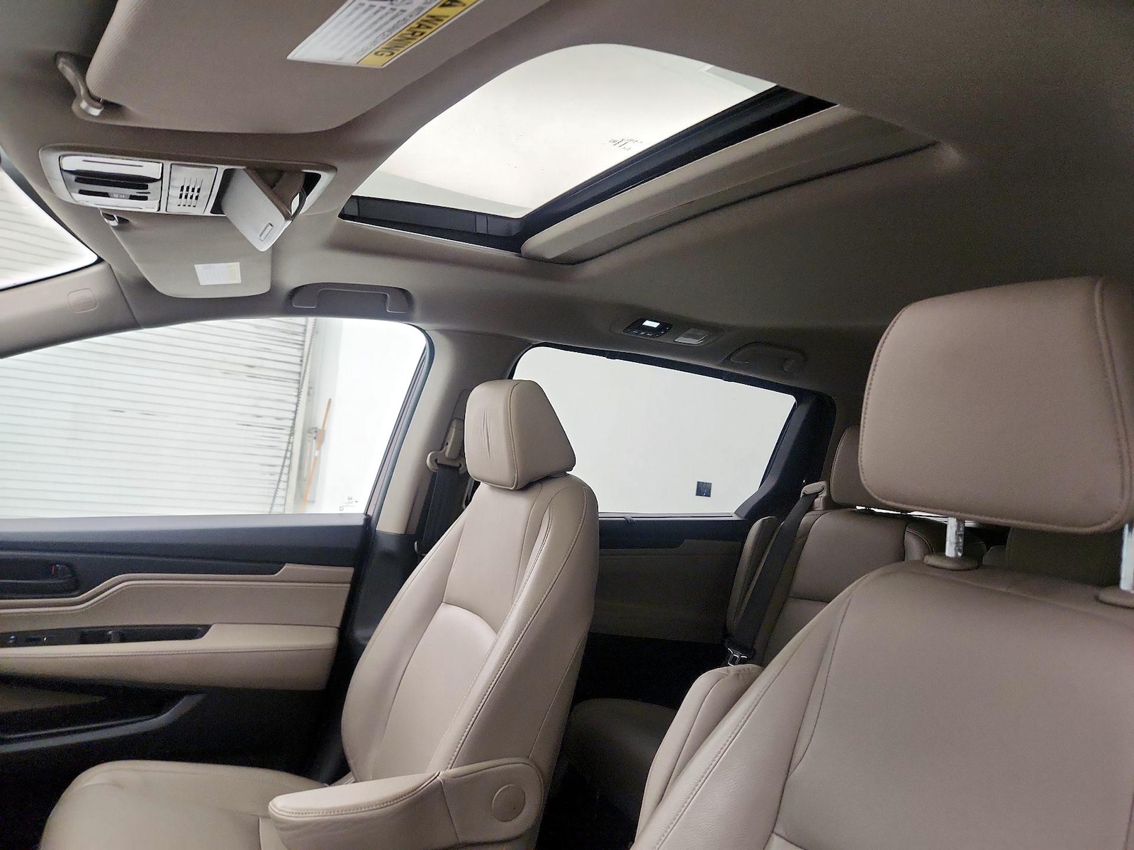 Sunroof(s) & Overhead Airbags