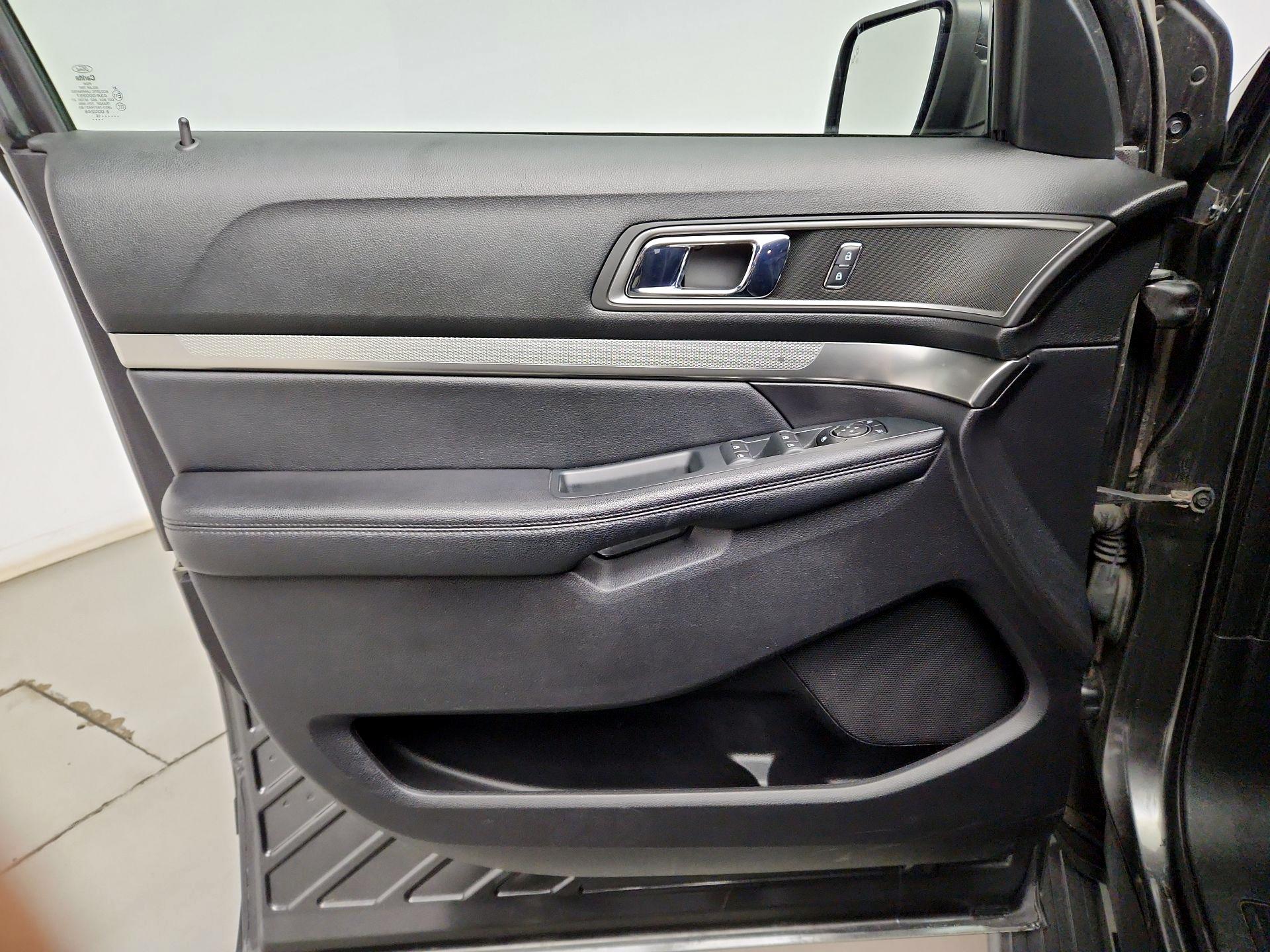 Thumbnail: 2019 Ford Explorer - 12