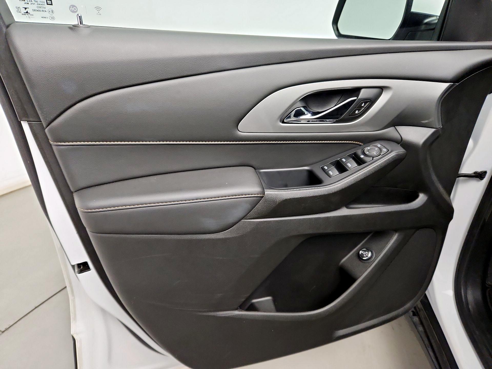 Thumbnail: 2021 Chevrolet Traverse - 12