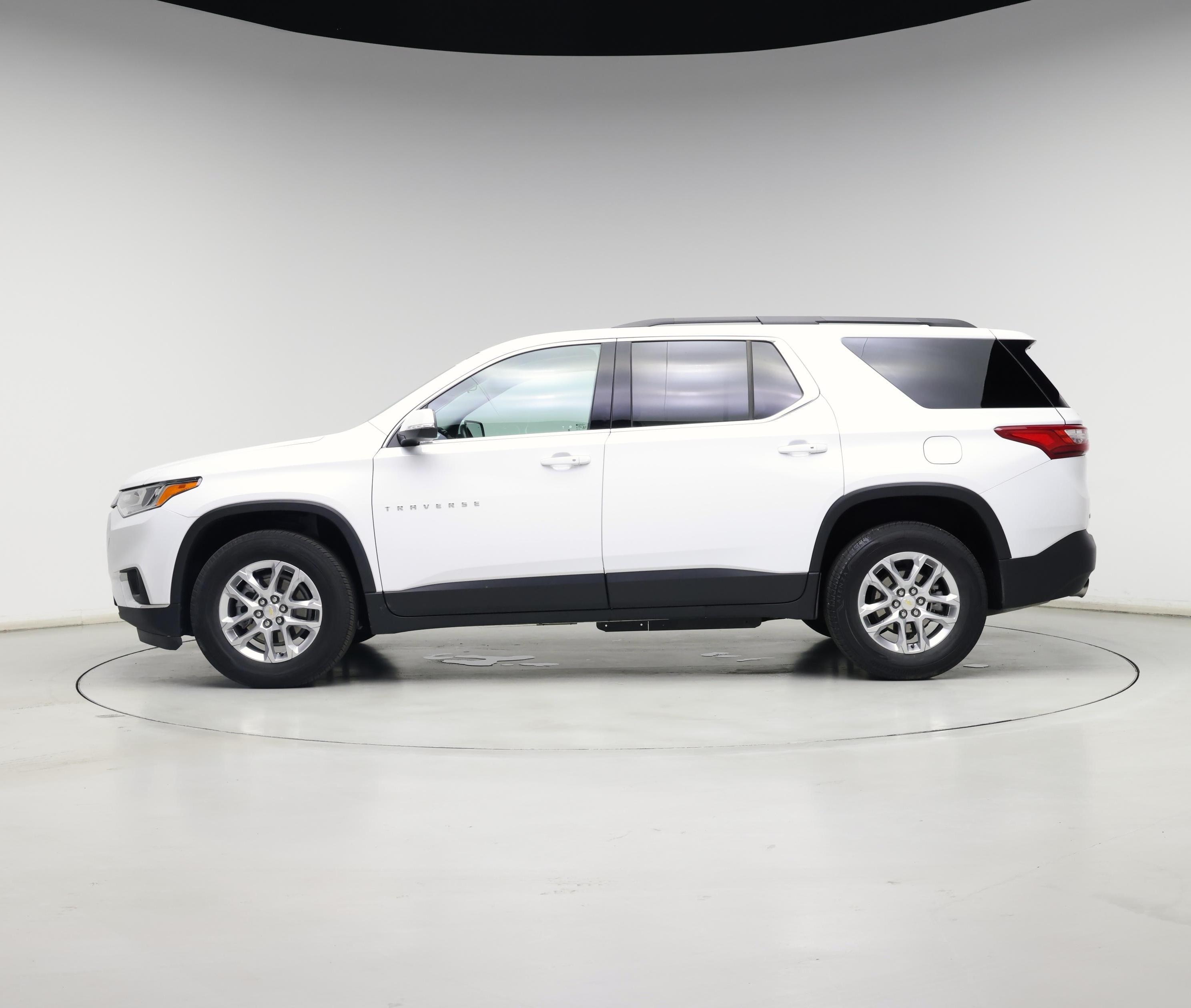 Thumbnail: 2021 Chevrolet Traverse - 3