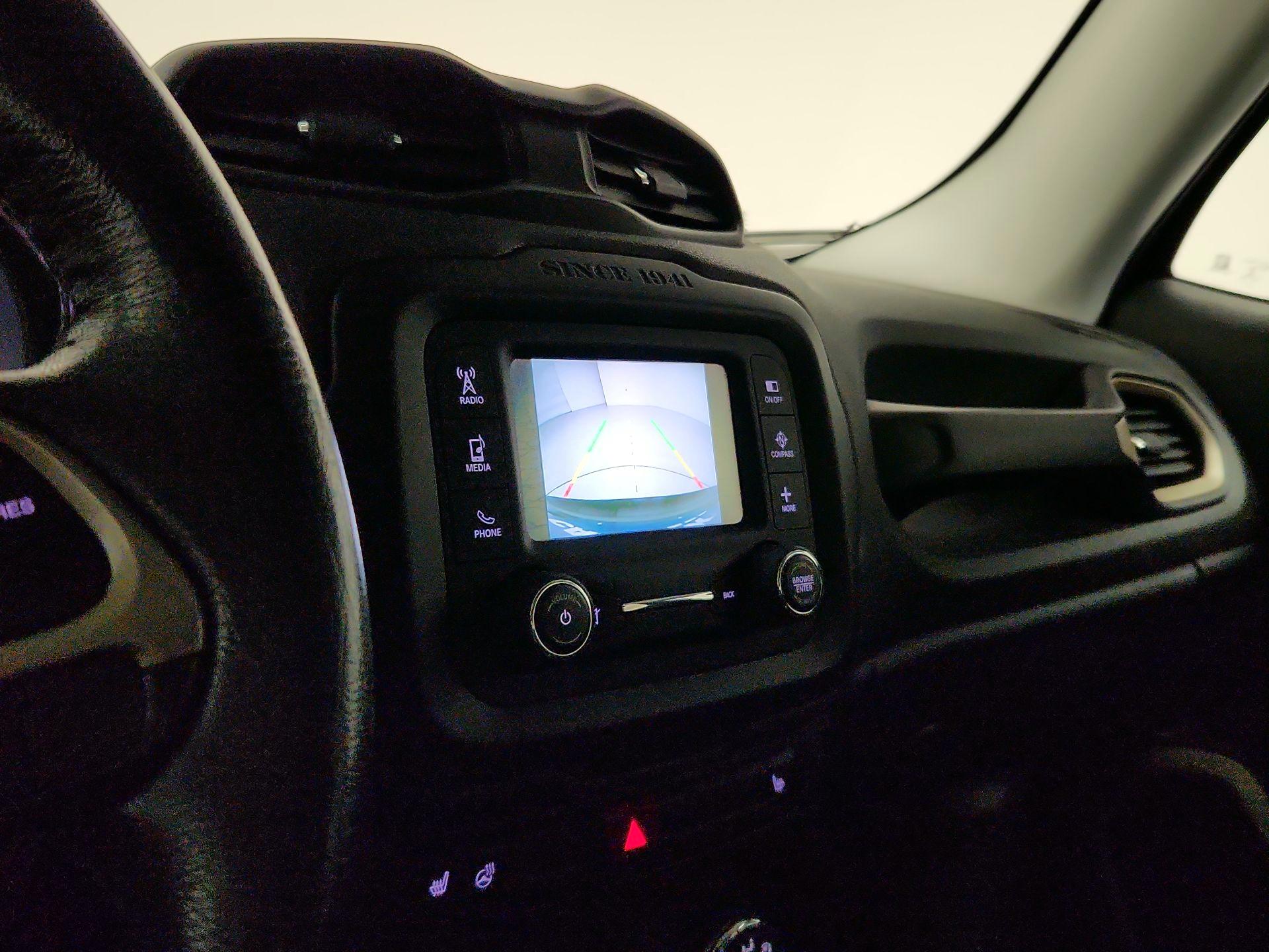 Thumbnail: 2016 Jeep Renegade - 14