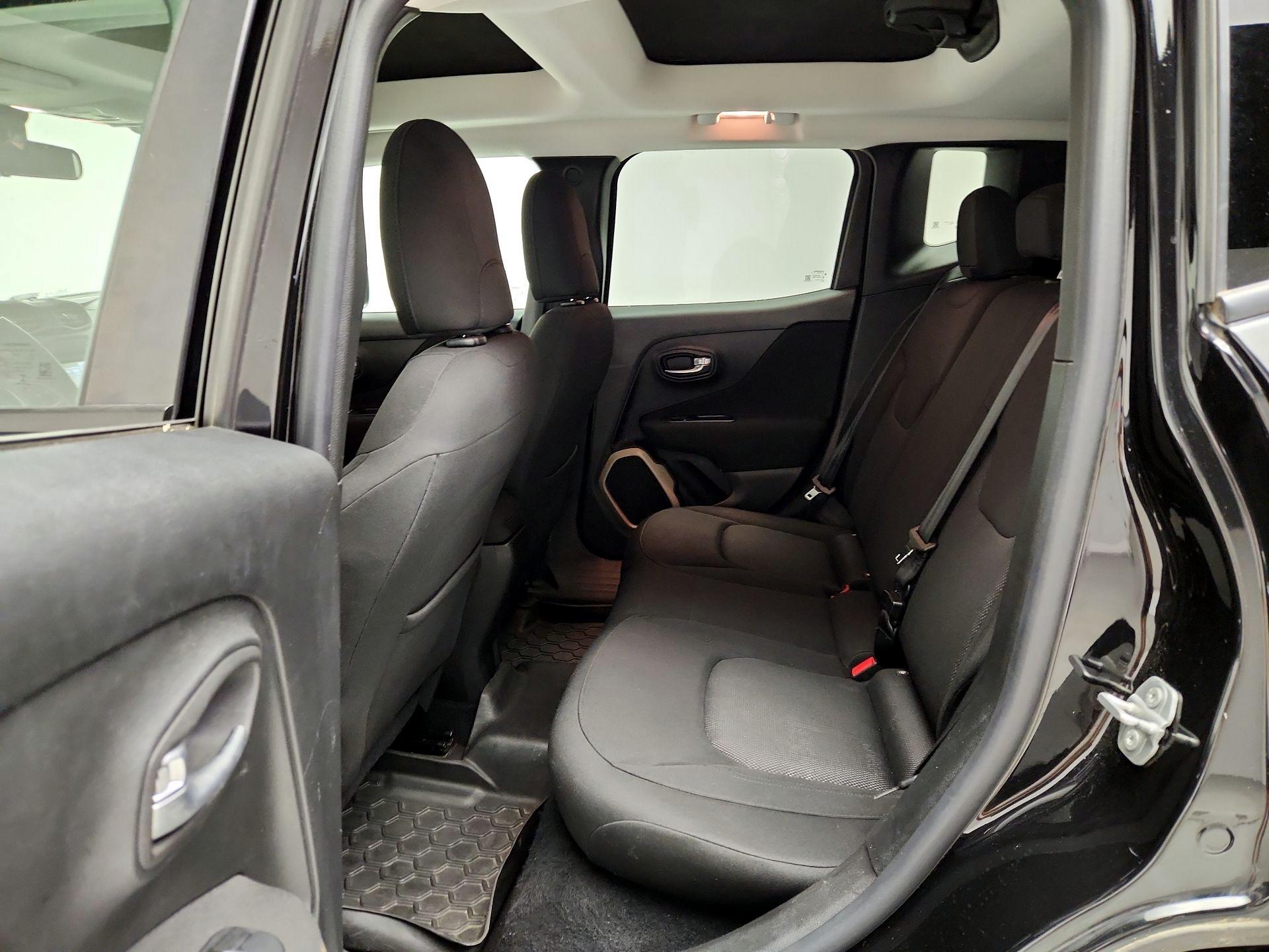 Thumbnail: 2016 Jeep Renegade - 19