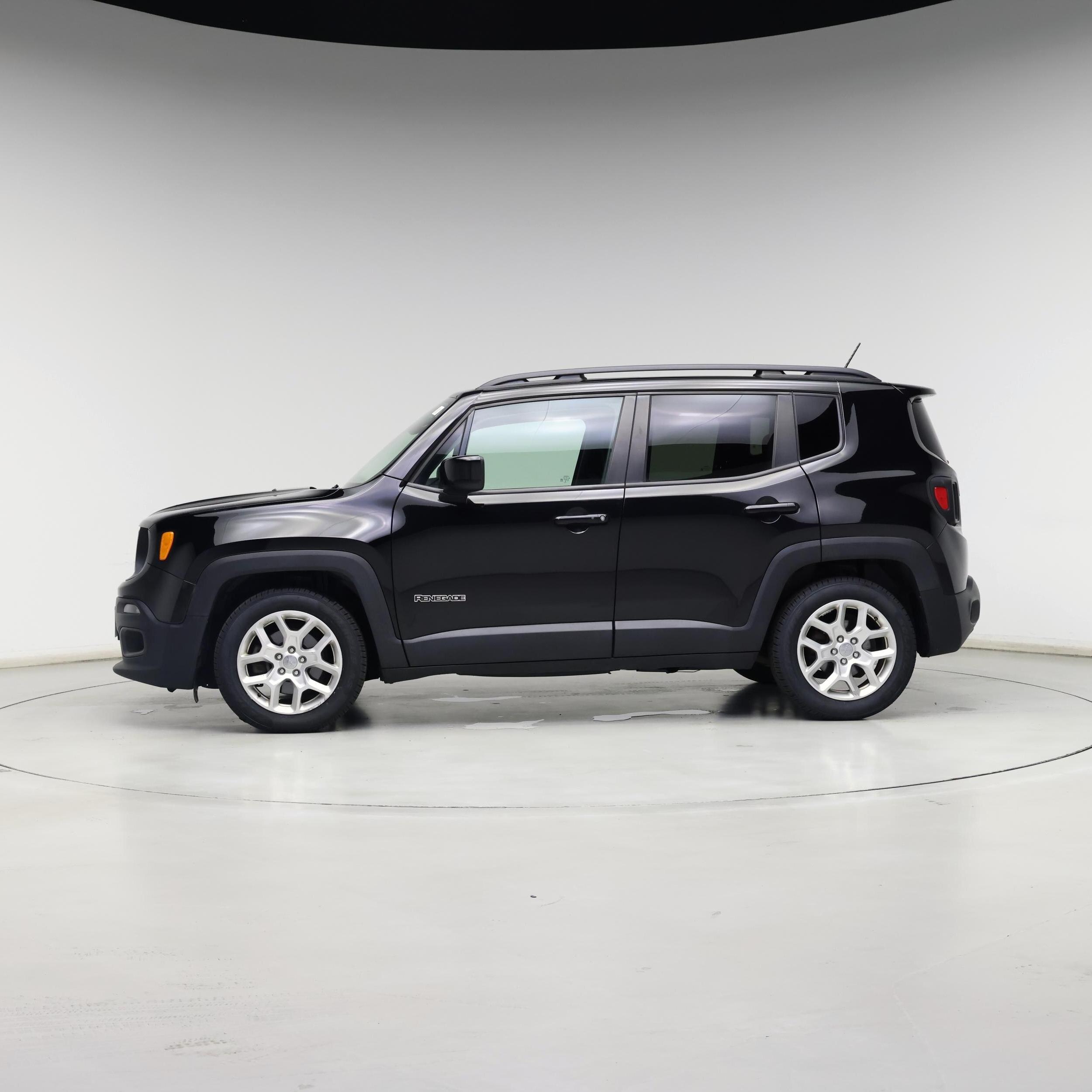 Thumbnail: 2016 Jeep Renegade - 3