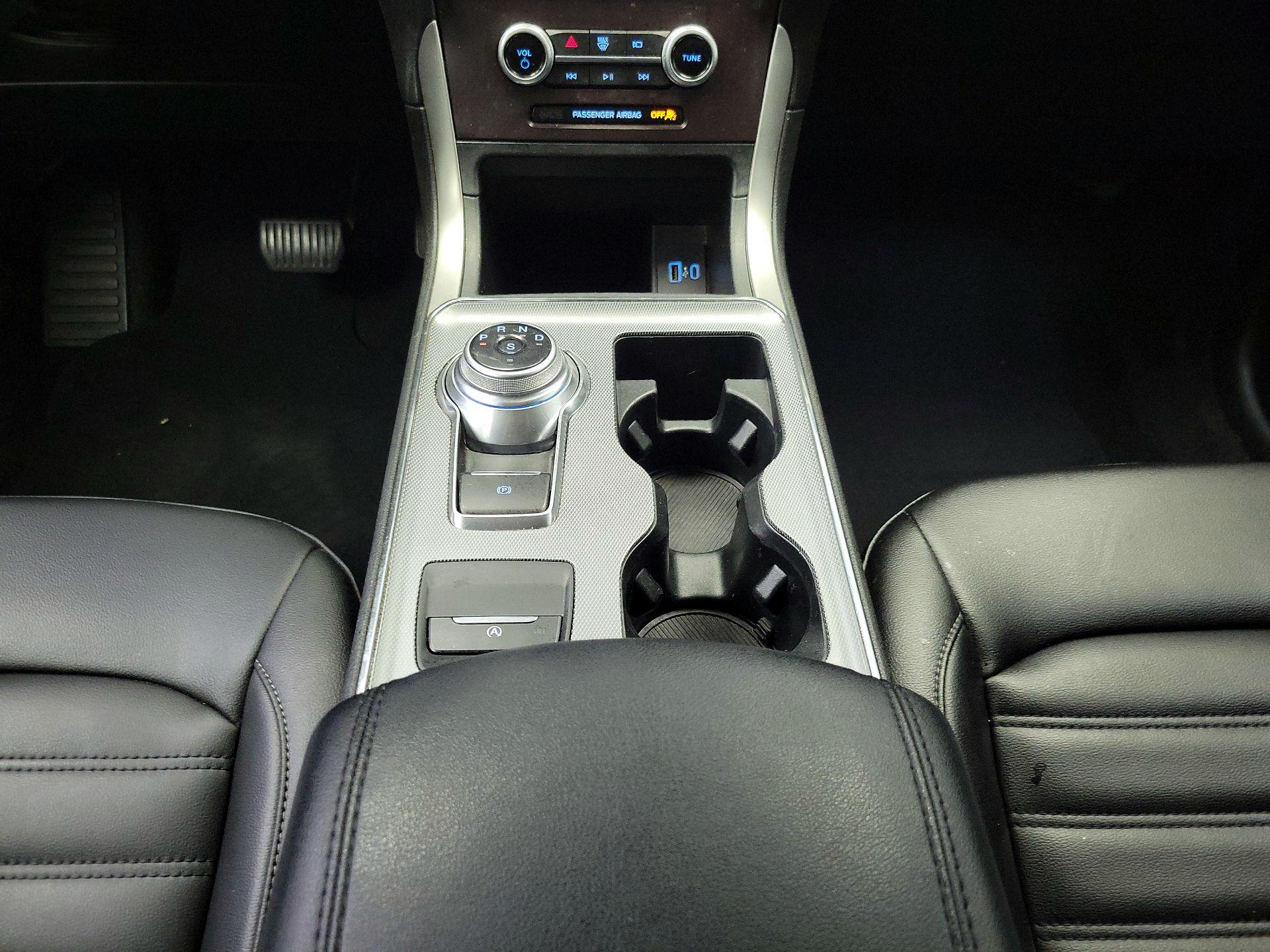 Thumbnail: 2021 Ford Edge - 18