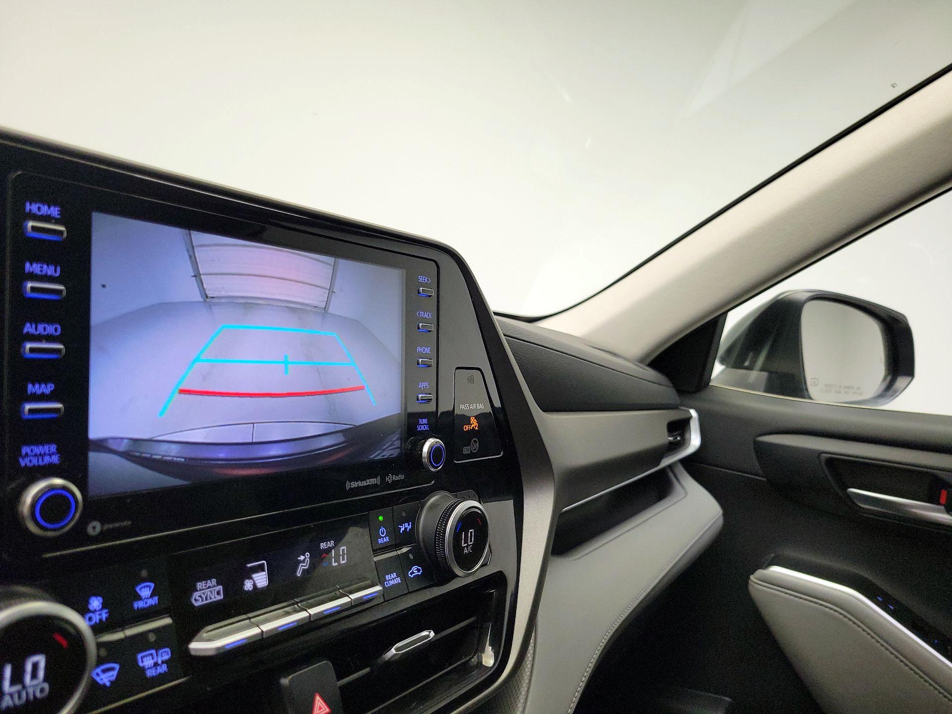 Thumbnail: 2020 Toyota Highlander - 14