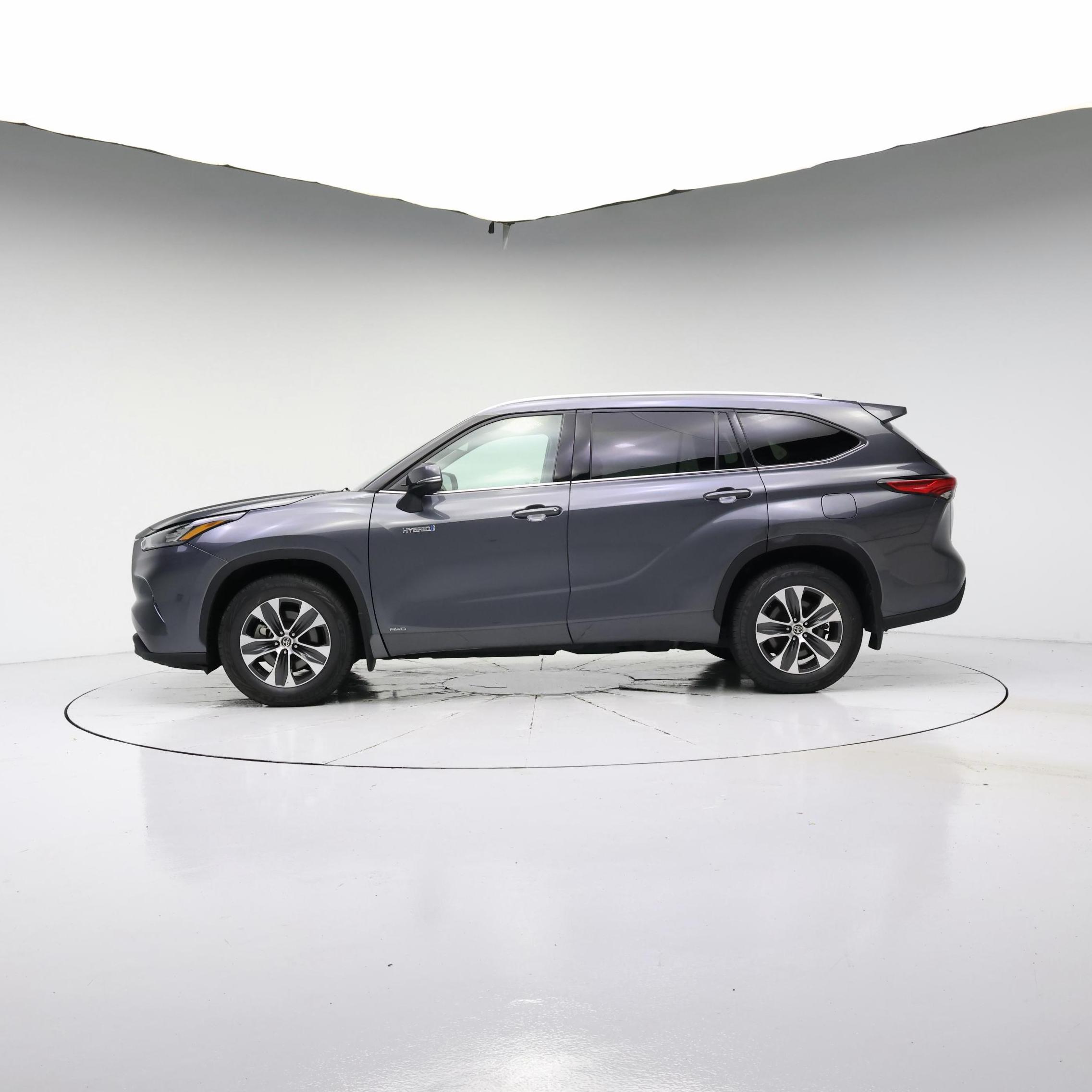 Thumbnail: 2020 Toyota Highlander - 3