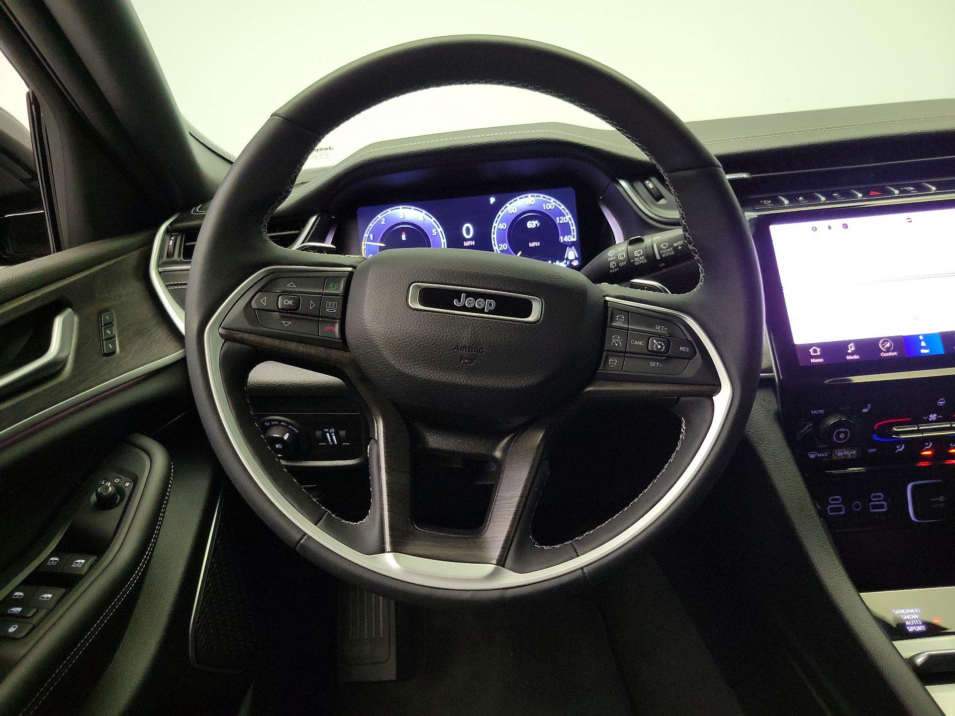 Thumbnail: 2024 Jeep Grand Cherokee - 10