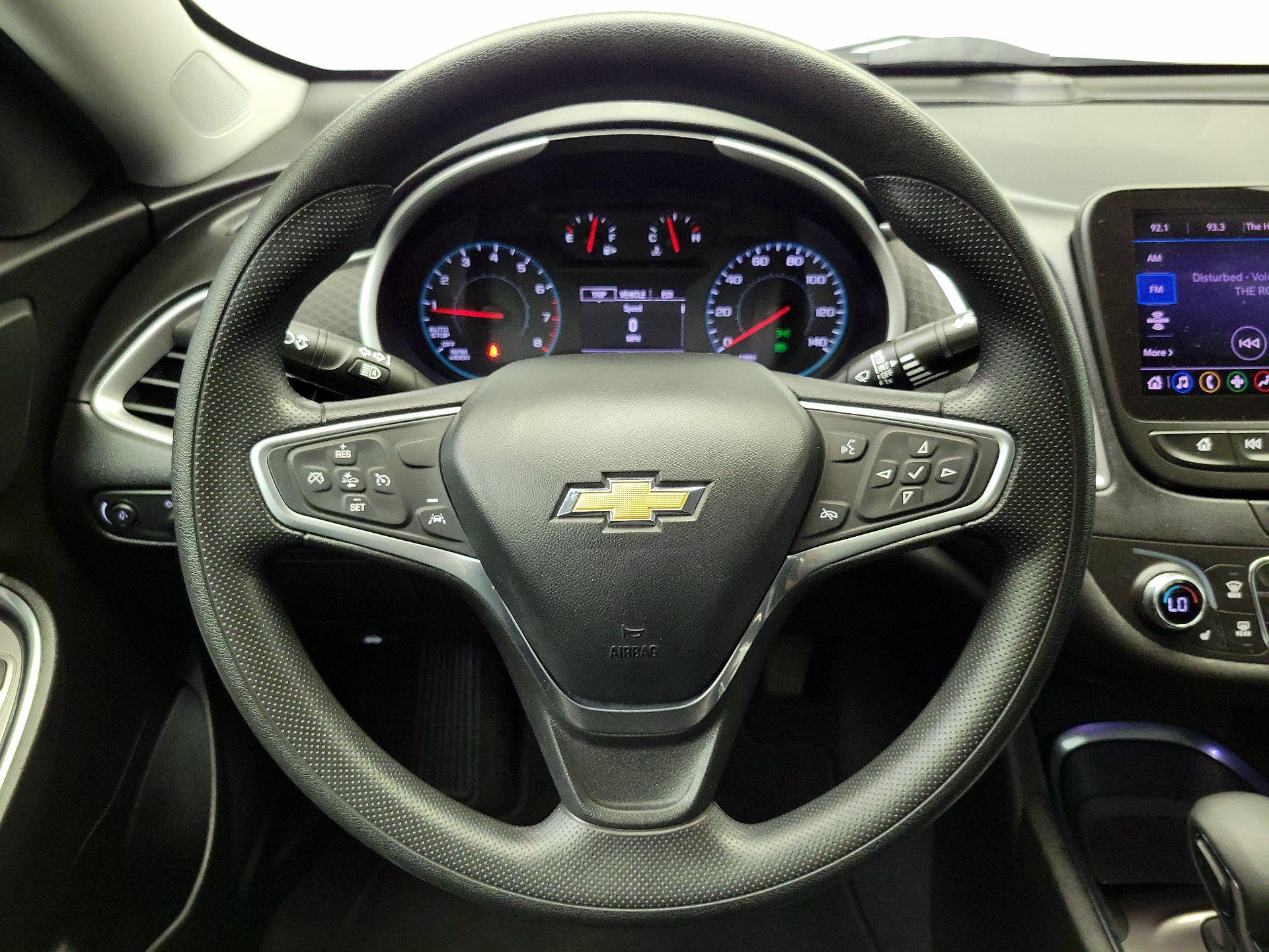 Thumbnail: 2022 Chevrolet Malibu - 10