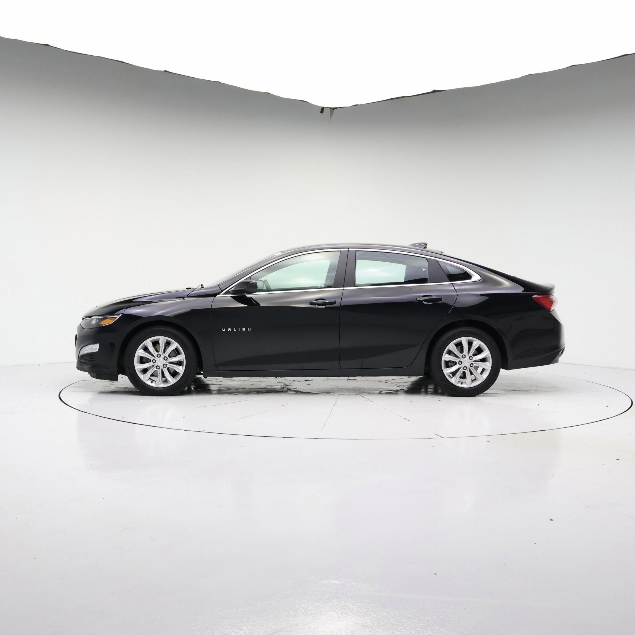 Thumbnail: 2022 Chevrolet Malibu - 3