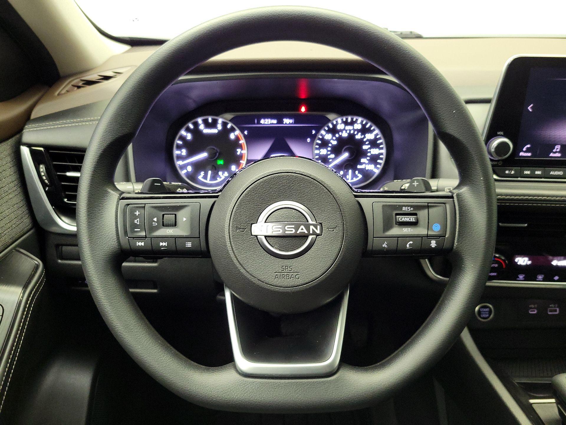 Thumbnail: 2022 Nissan Rogue - 10