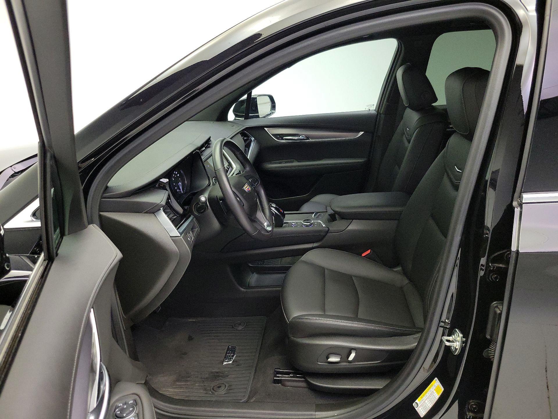 Thumbnail: 2024 Cadillac XT6 - 11