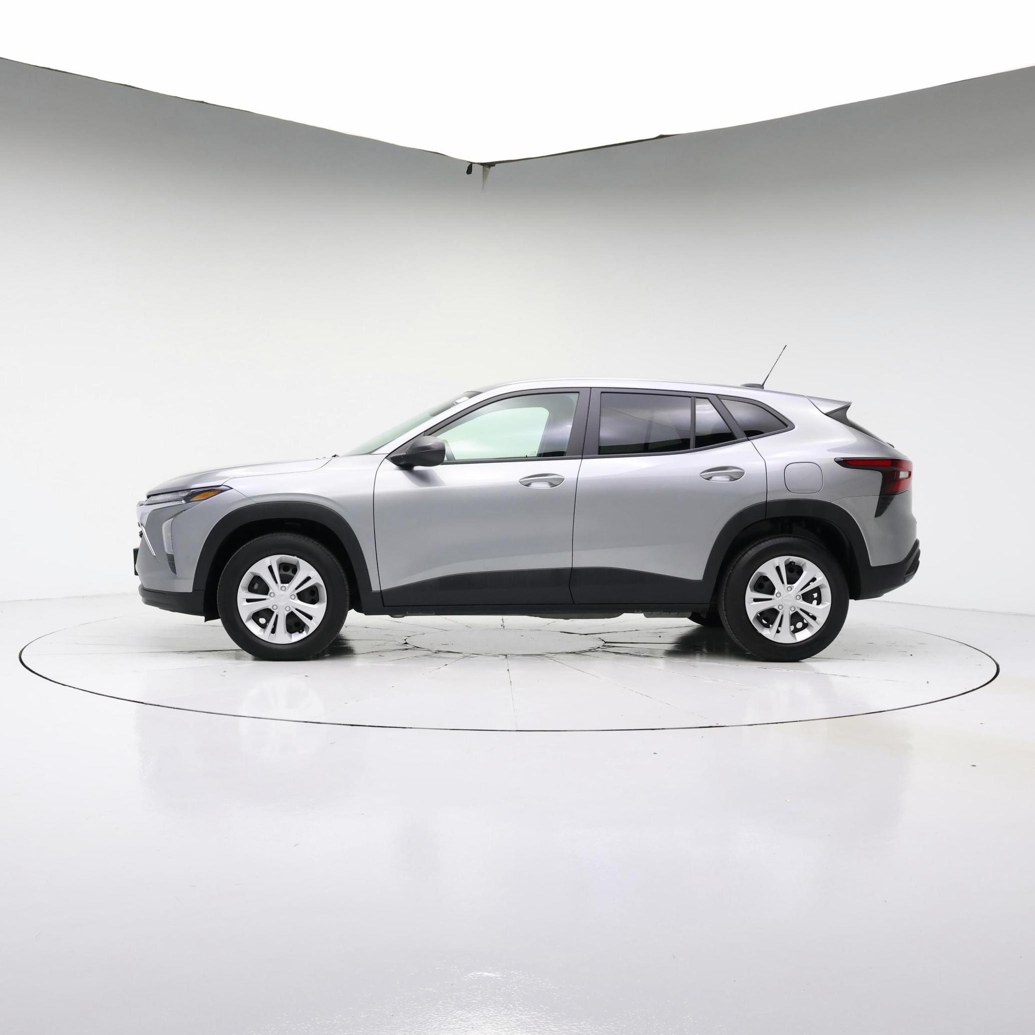Thumbnail: 2024 Chevrolet Trax - 3