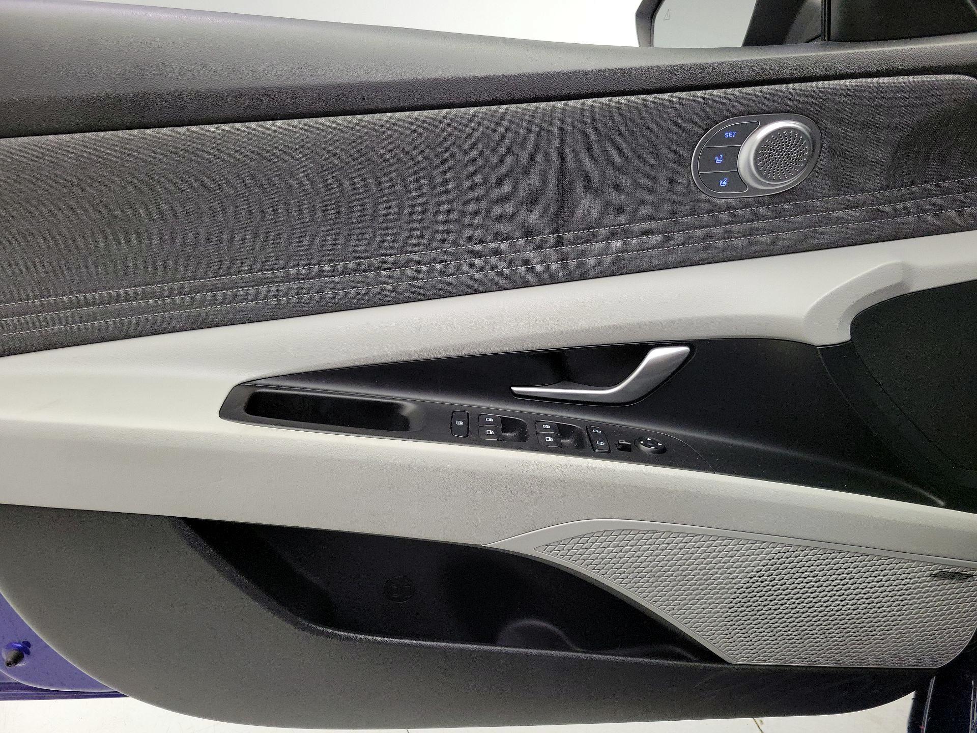 Thumbnail: 2022 Hyundai Elantra - 12