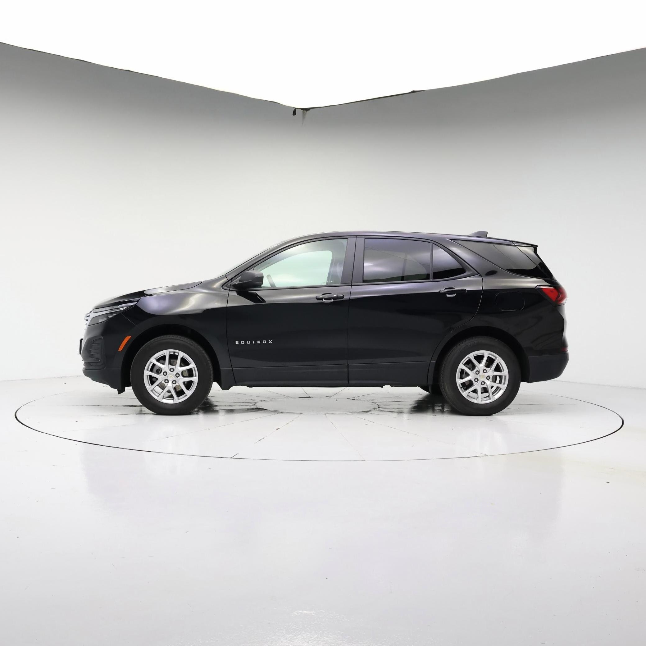 Thumbnail: 2024 Chevrolet Equinox - 3