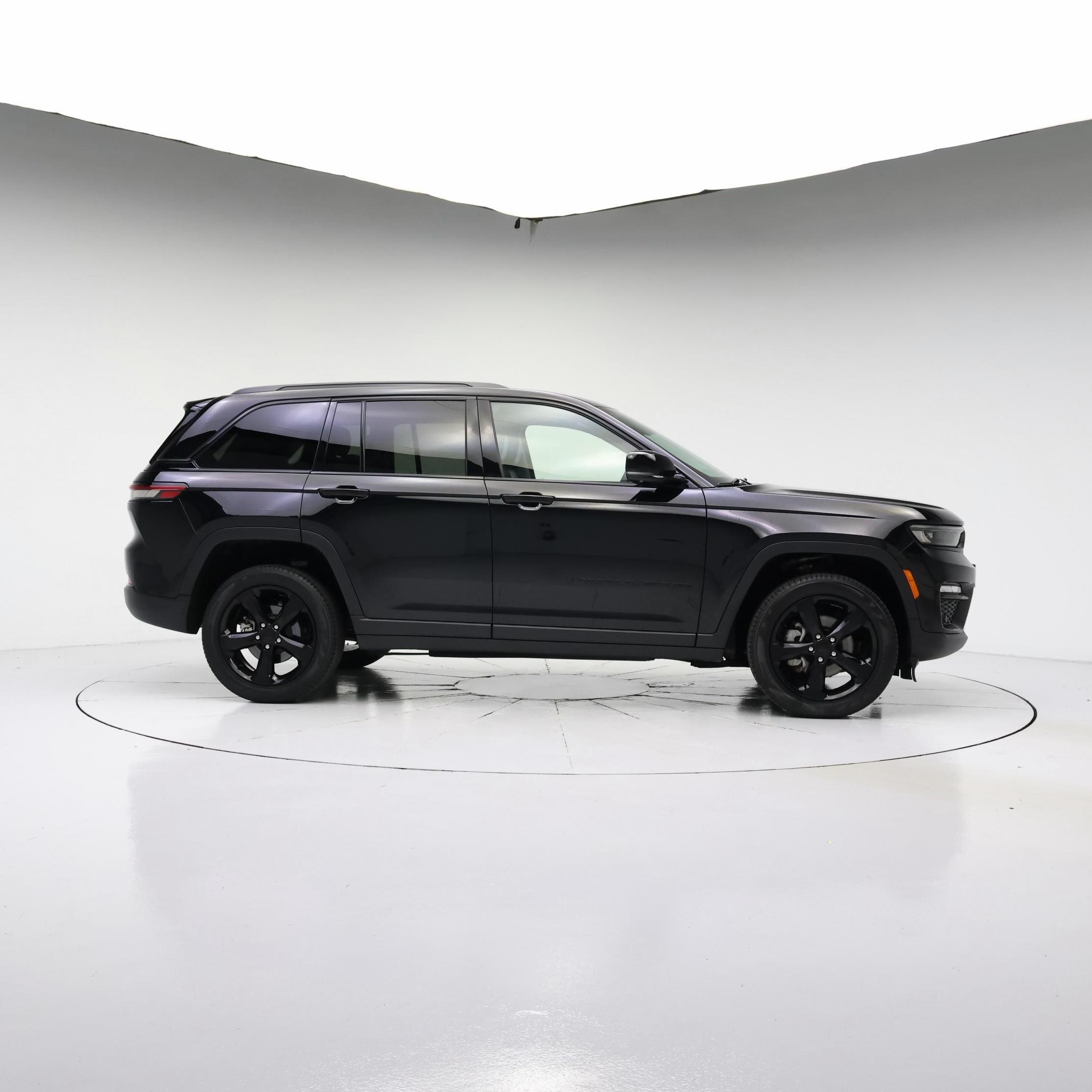 Thumbnail: 2023 Jeep Grand Cherokee - 7