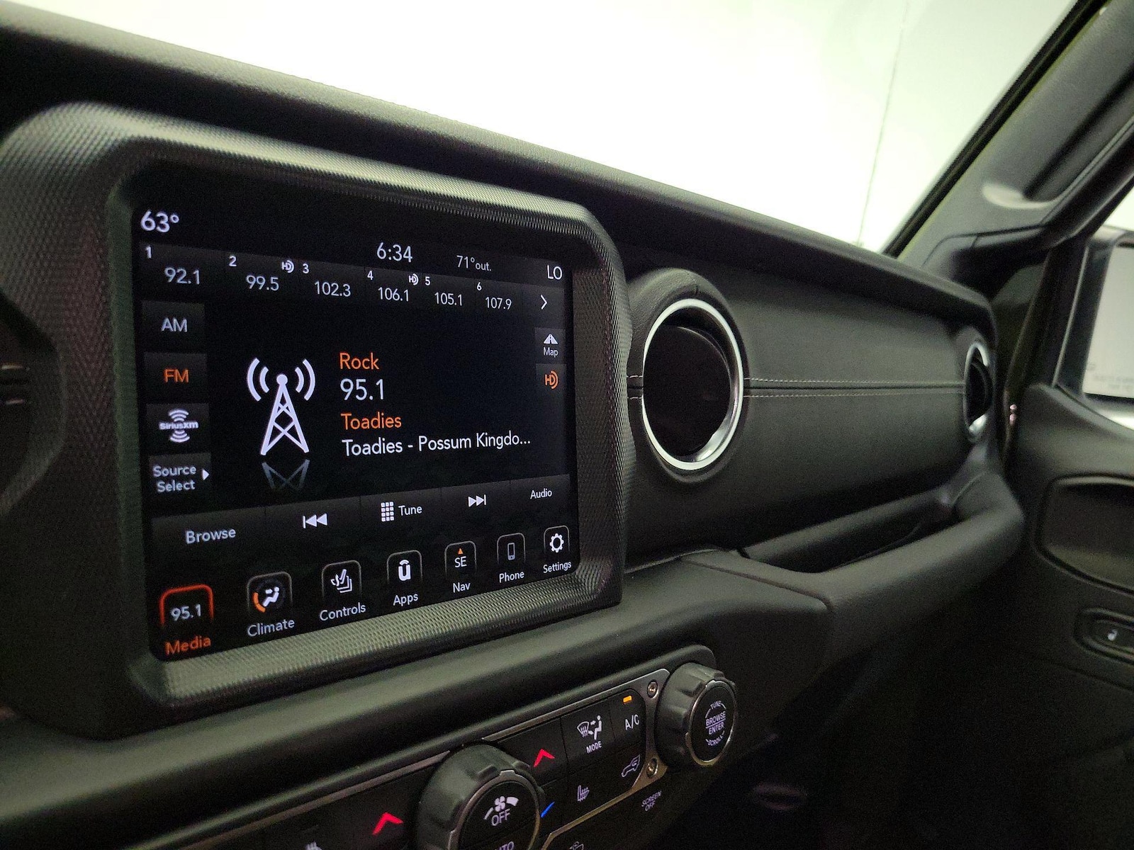 2021 Jeep Wrangler Unlimited Sahara - Photo 17