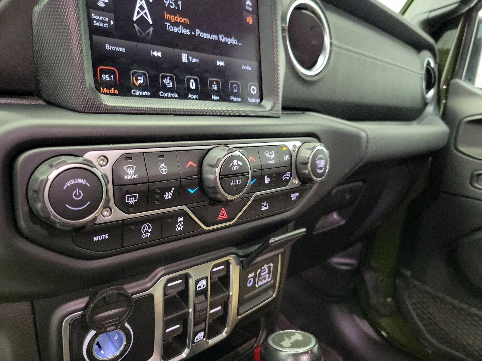 2021 Jeep Wrangler Unlimited Sahara - Photo 18