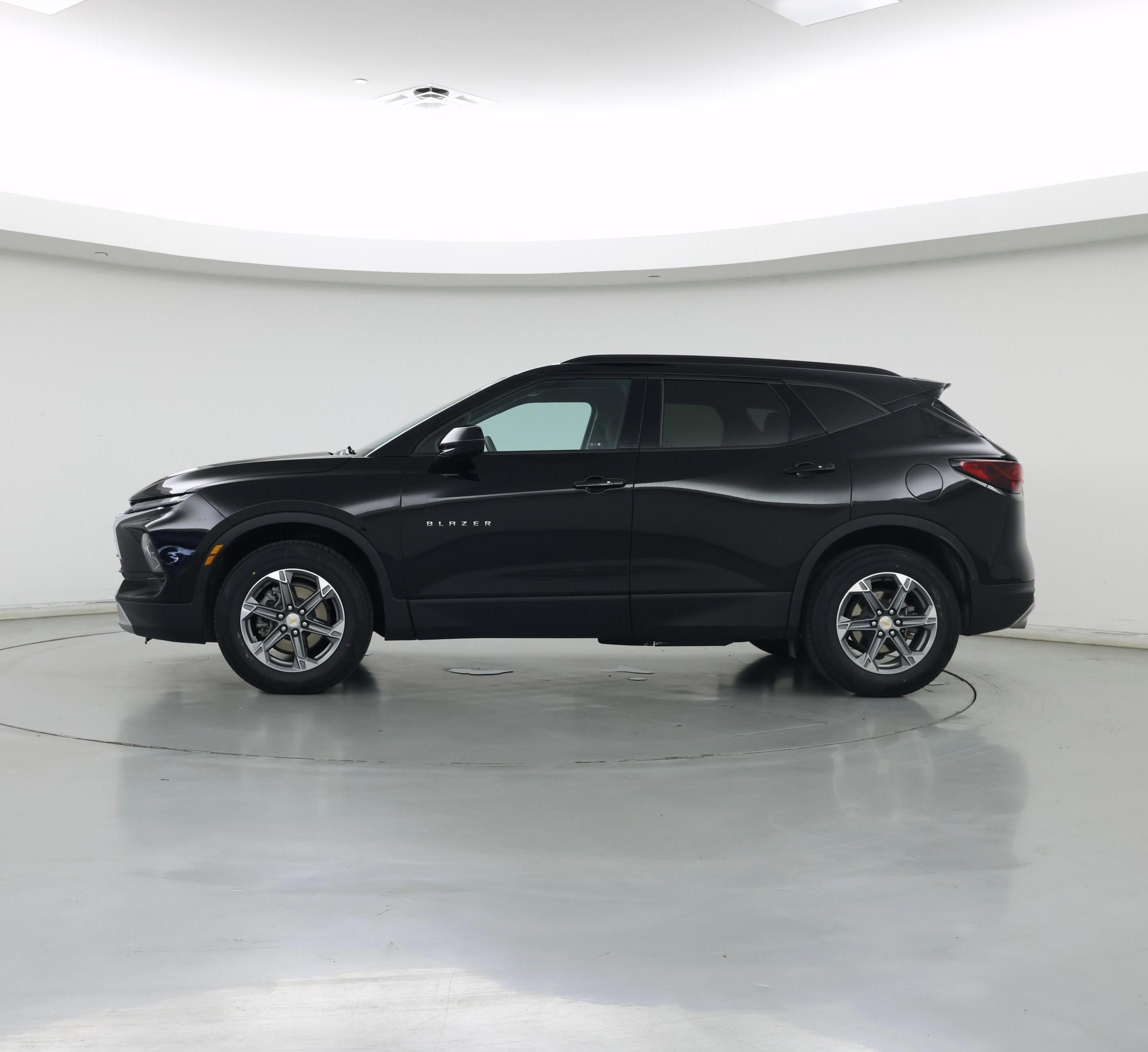 Thumbnail: 2023 Chevrolet Blazer - 3