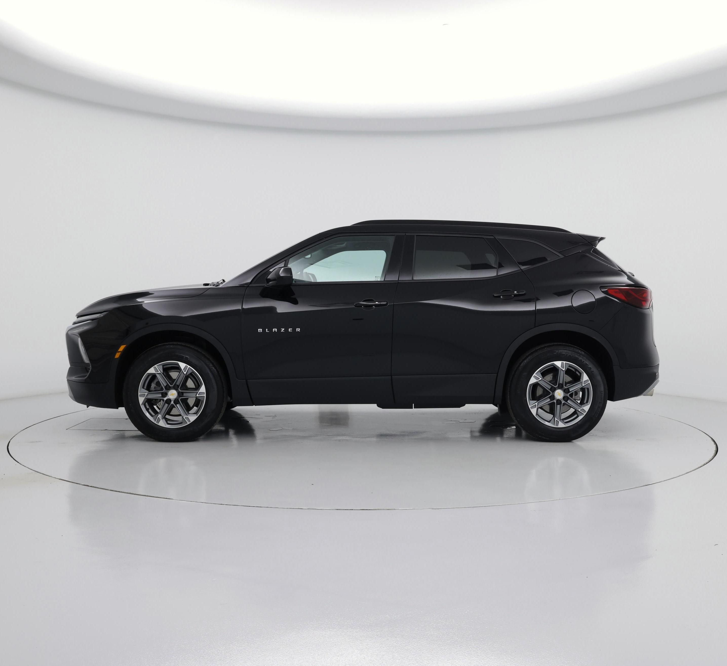 Thumbnail: 2023 Chevrolet Blazer - 3