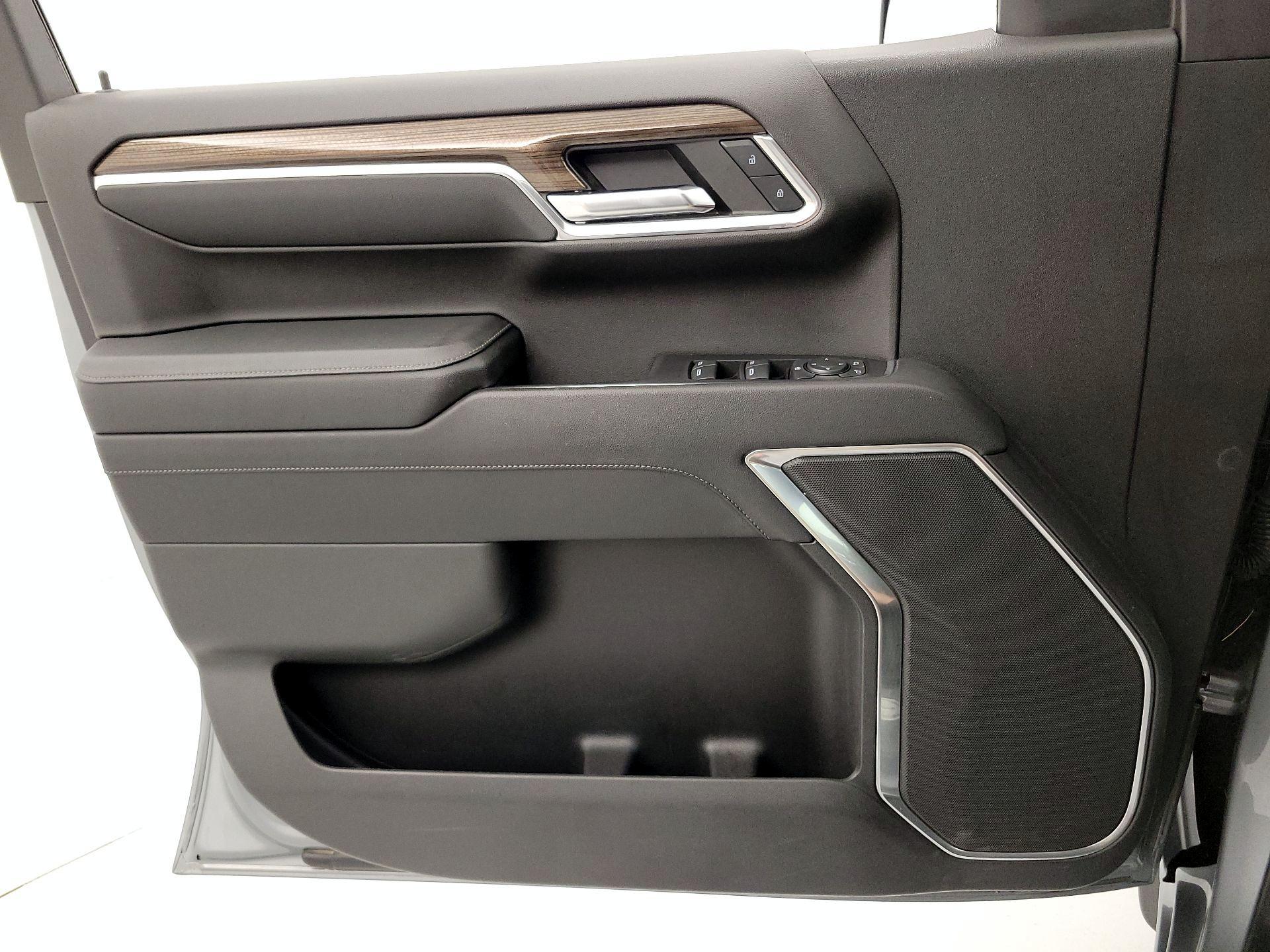 Thumbnail: 2023 Chevrolet Silverado 1500 - 12
