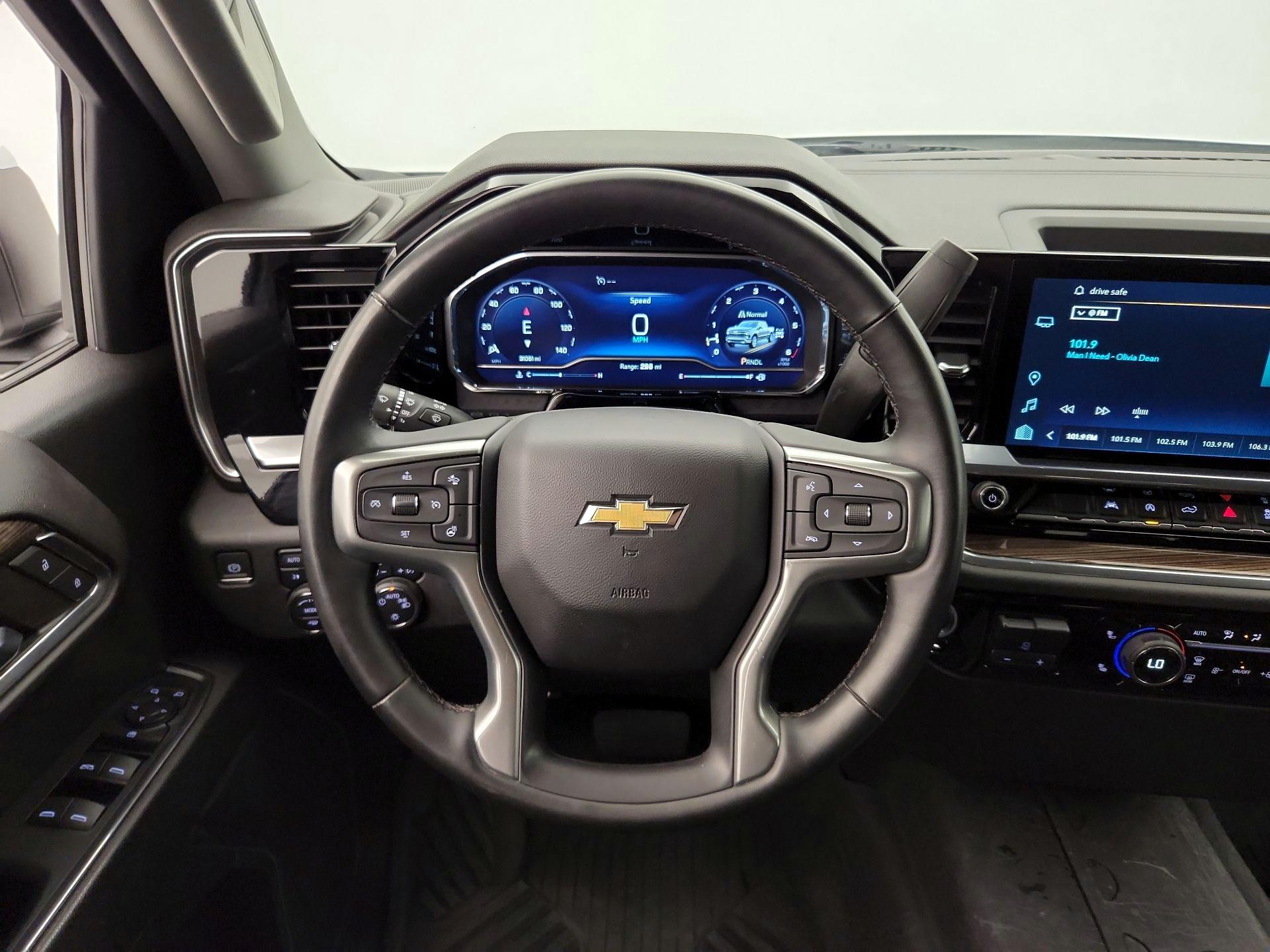 Thumbnail: 2023 Chevrolet Silverado 1500 - 10