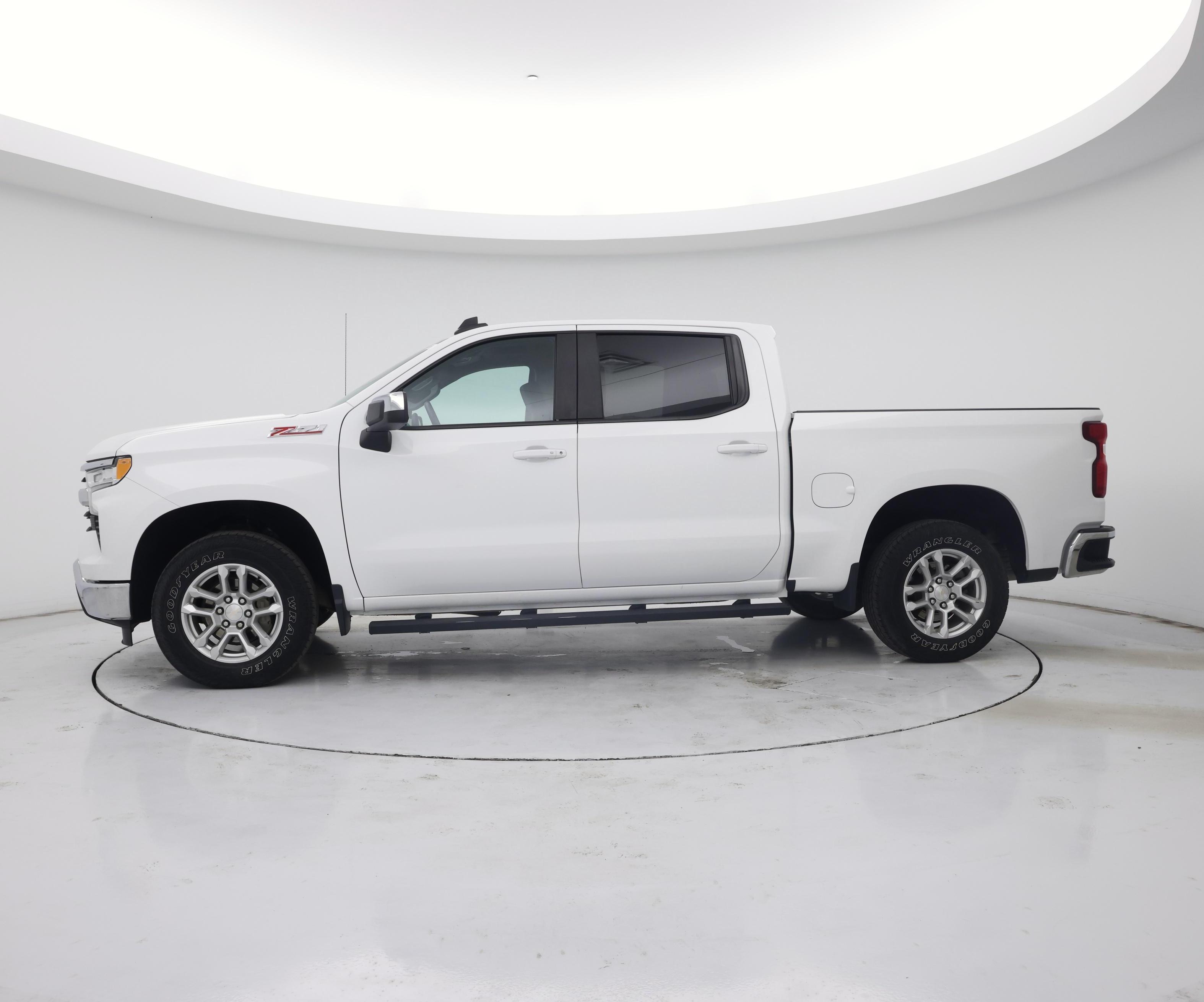 Thumbnail: 2023 Chevrolet Silverado 1500 - 3