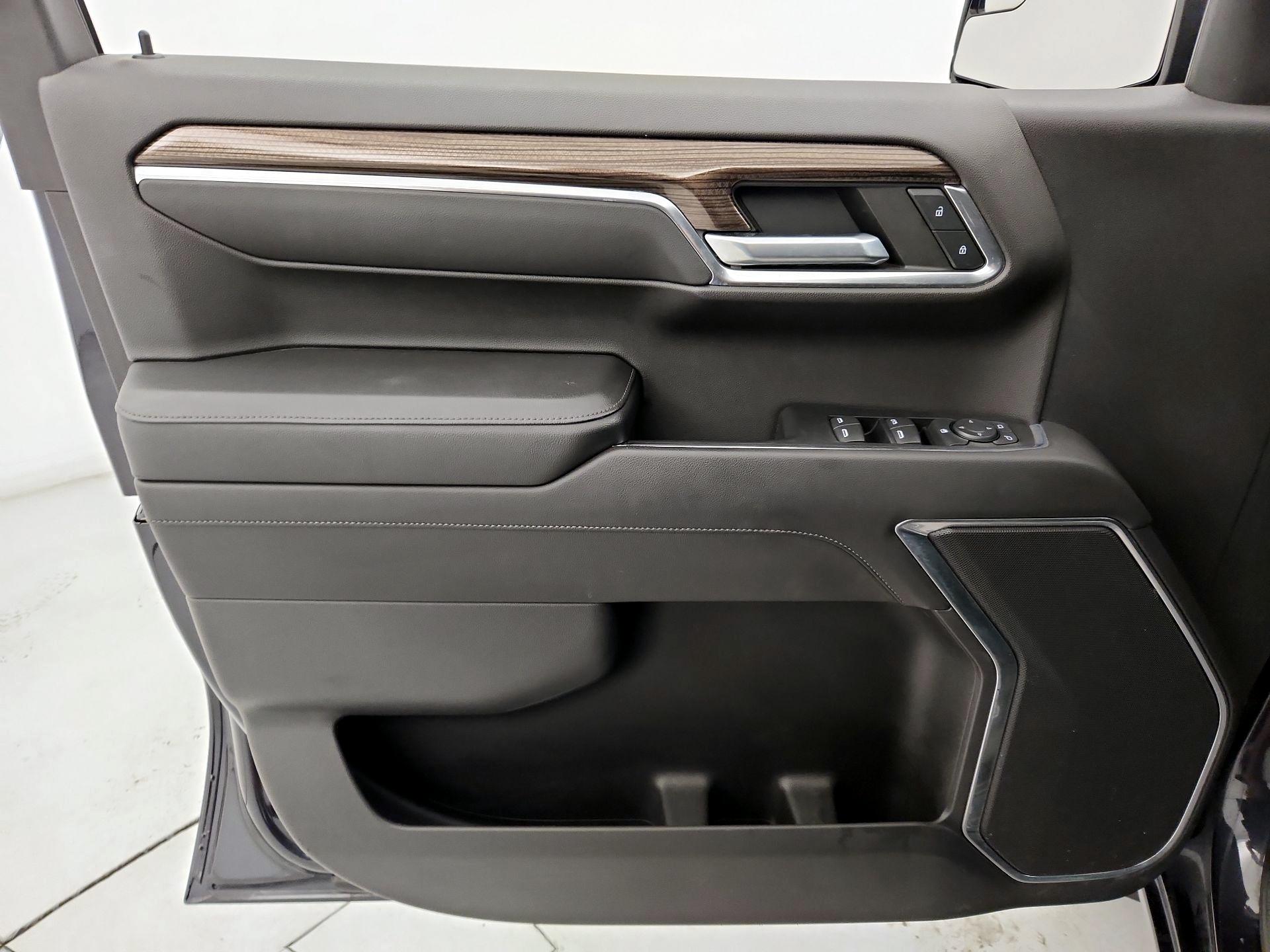 Thumbnail: 2022 Chevrolet Silverado 1500 - 12