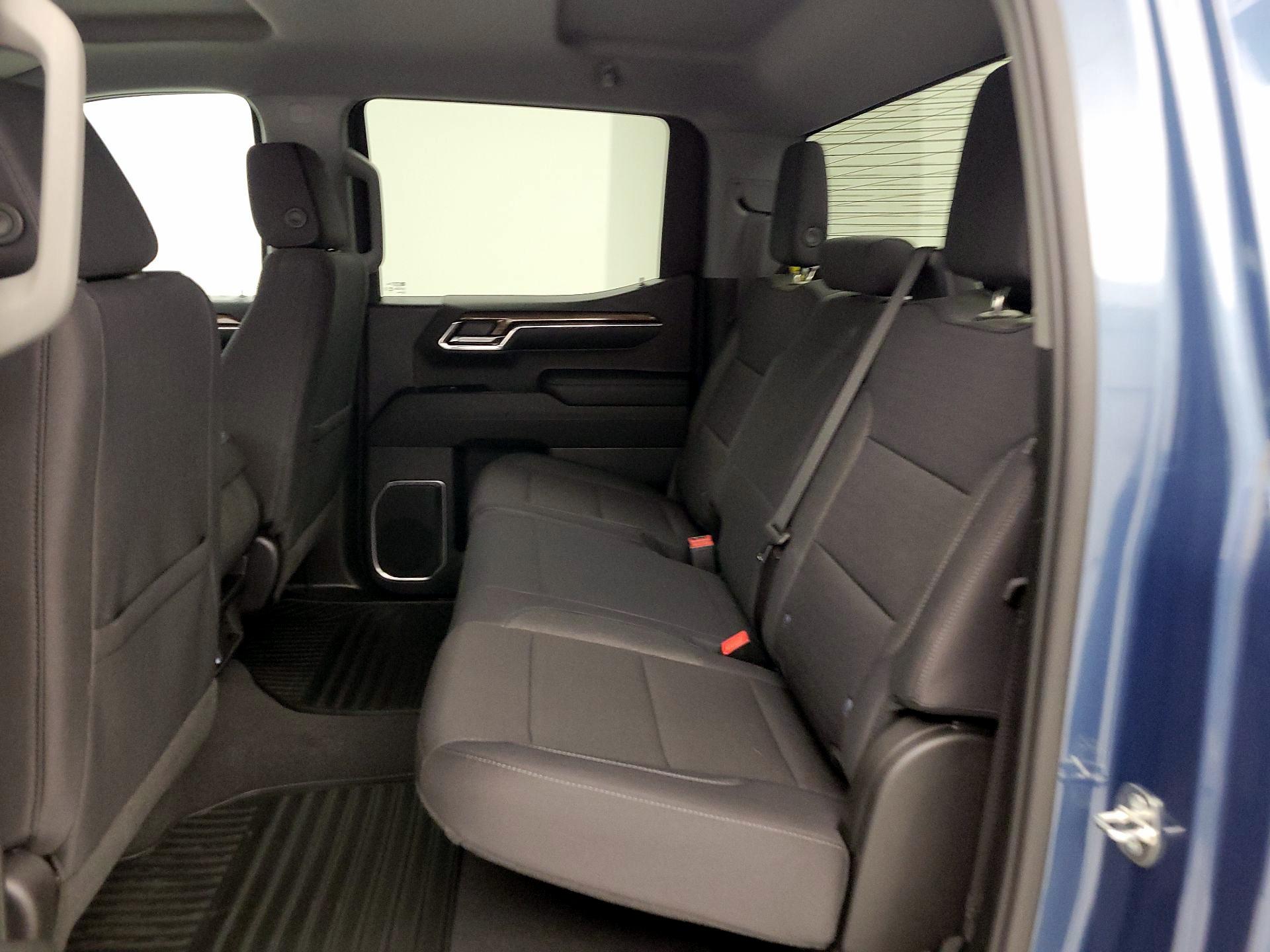 Thumbnail: 2024 Chevrolet Silverado 1500 - 19