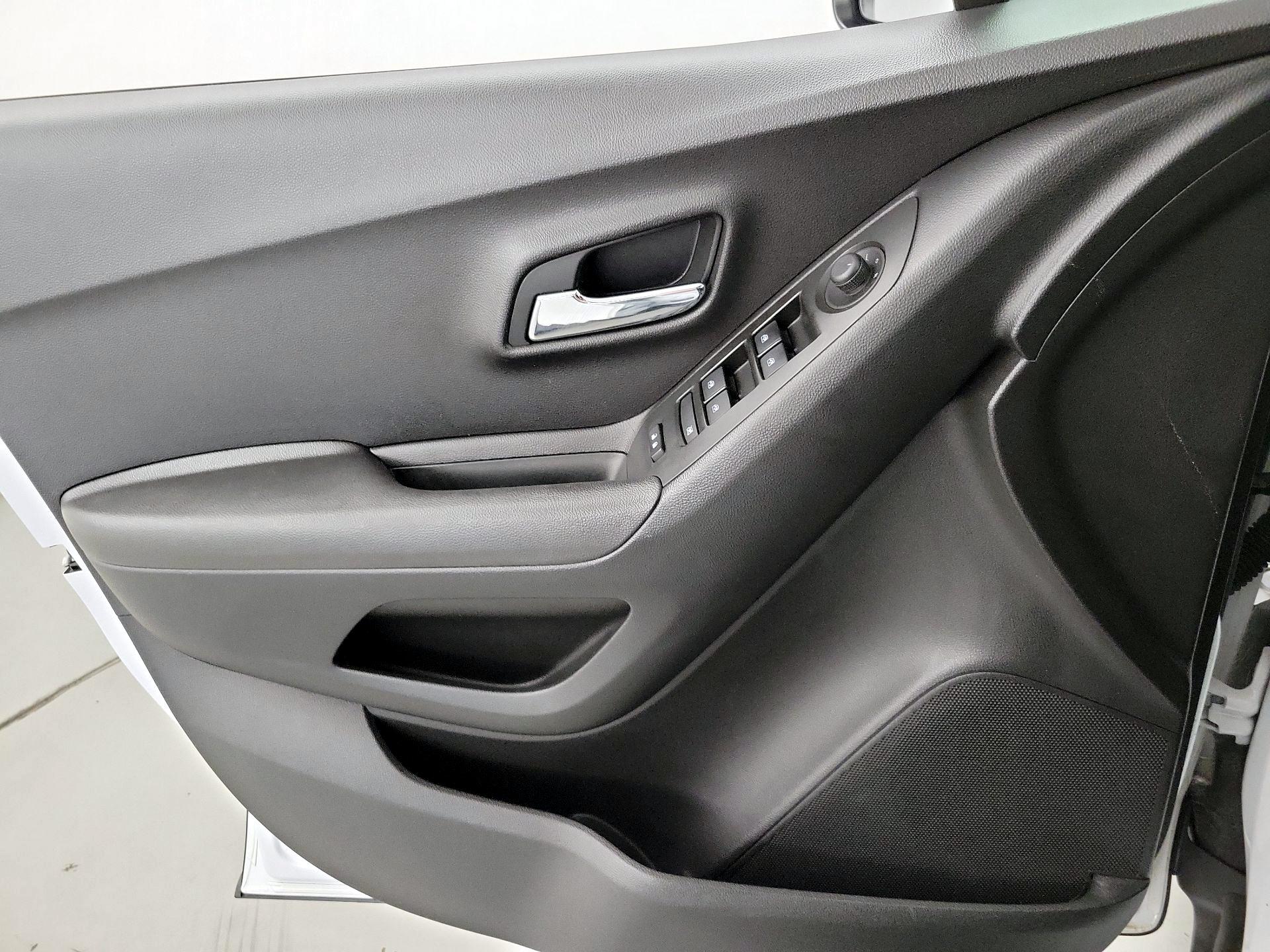 Thumbnail: 2020 Chevrolet Trax - 12