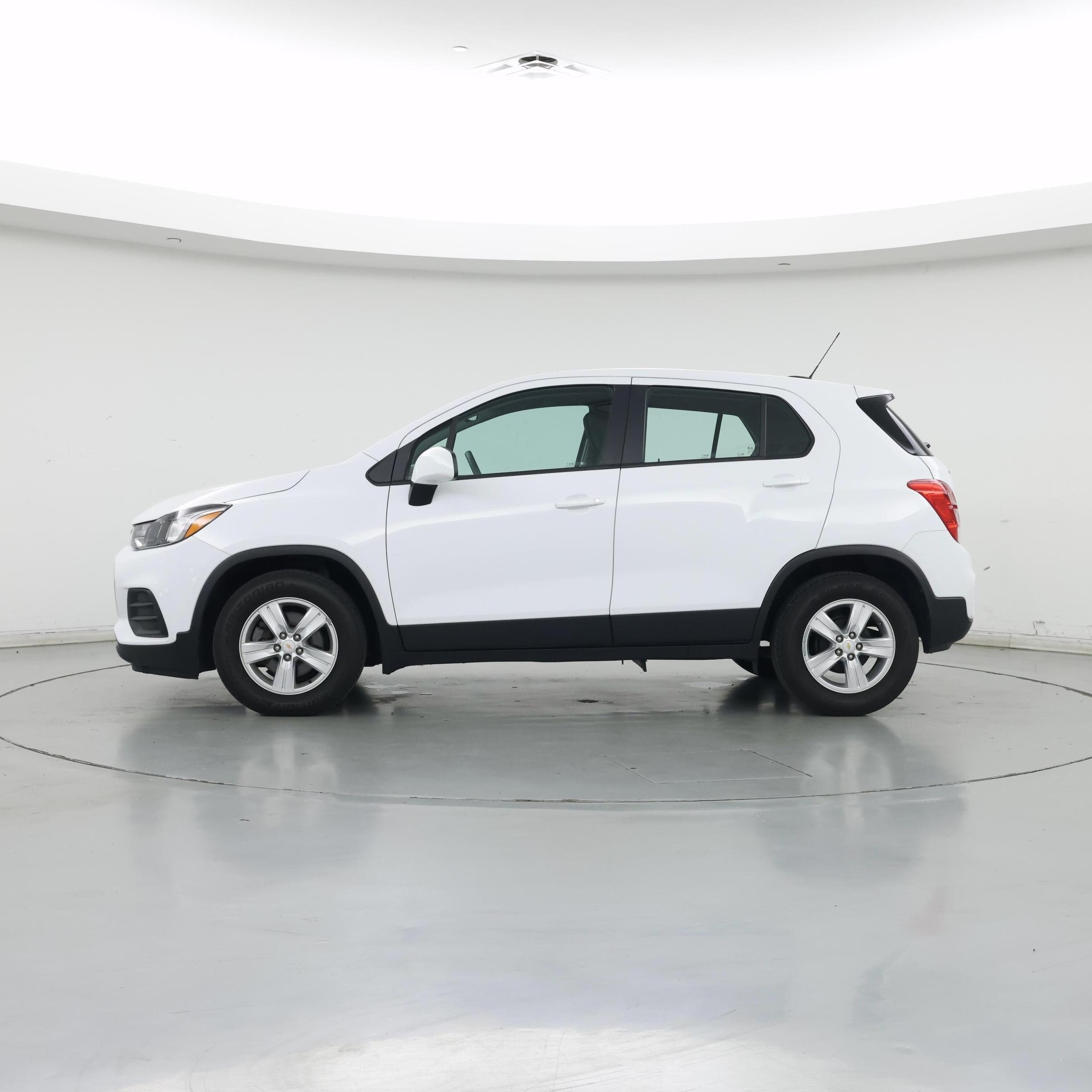 Thumbnail: 2020 Chevrolet Trax - 3