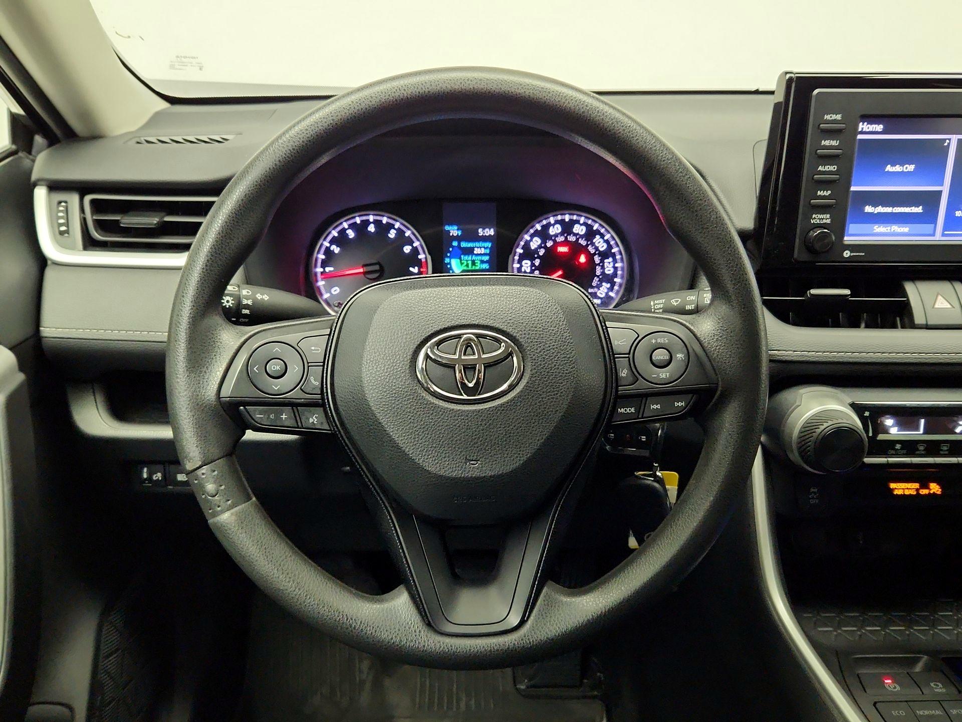 Thumbnail: 2021 Toyota RAV4 - 10