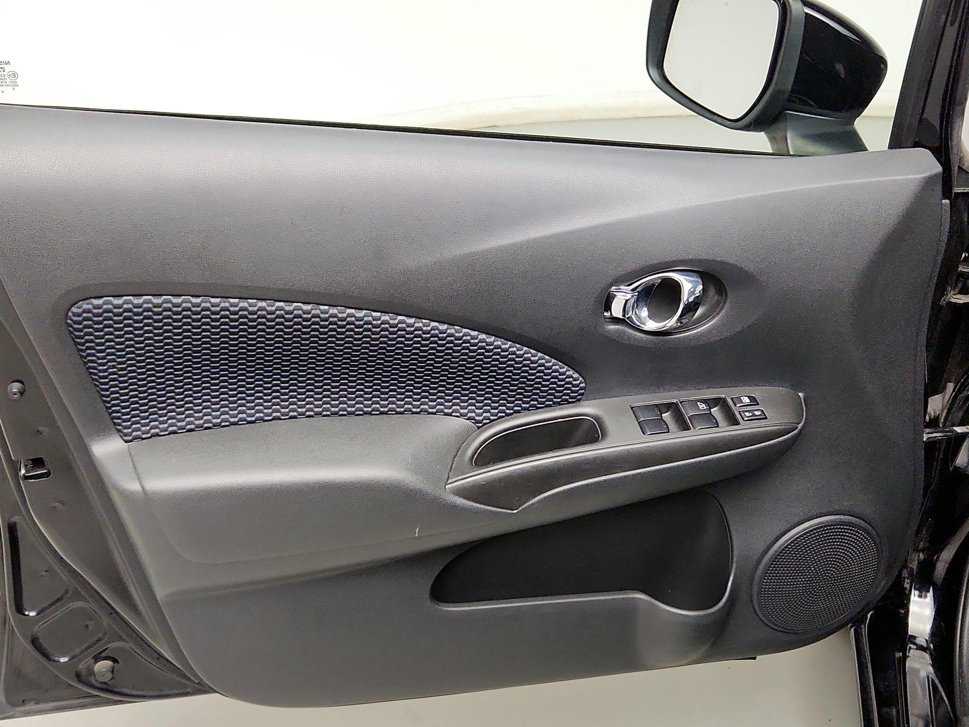 Thumbnail: 2015 Nissan Versa Note - 12