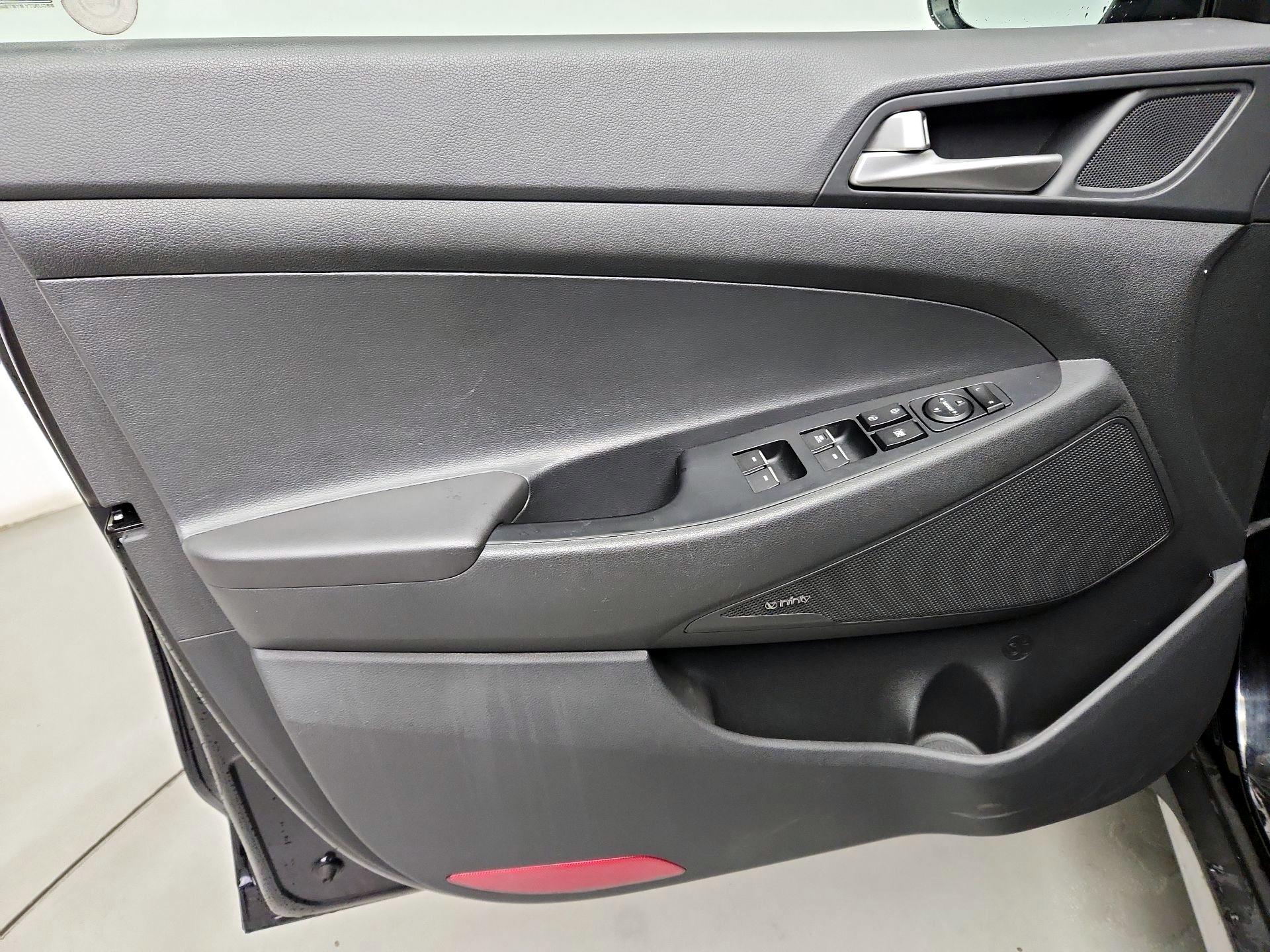 Thumbnail: 2021 Hyundai Tucson - 12
