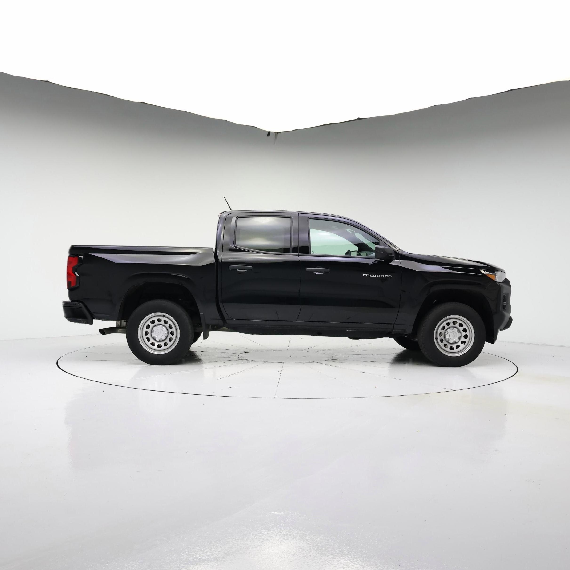 Thumbnail: 2024 Chevrolet Colorado - 3
