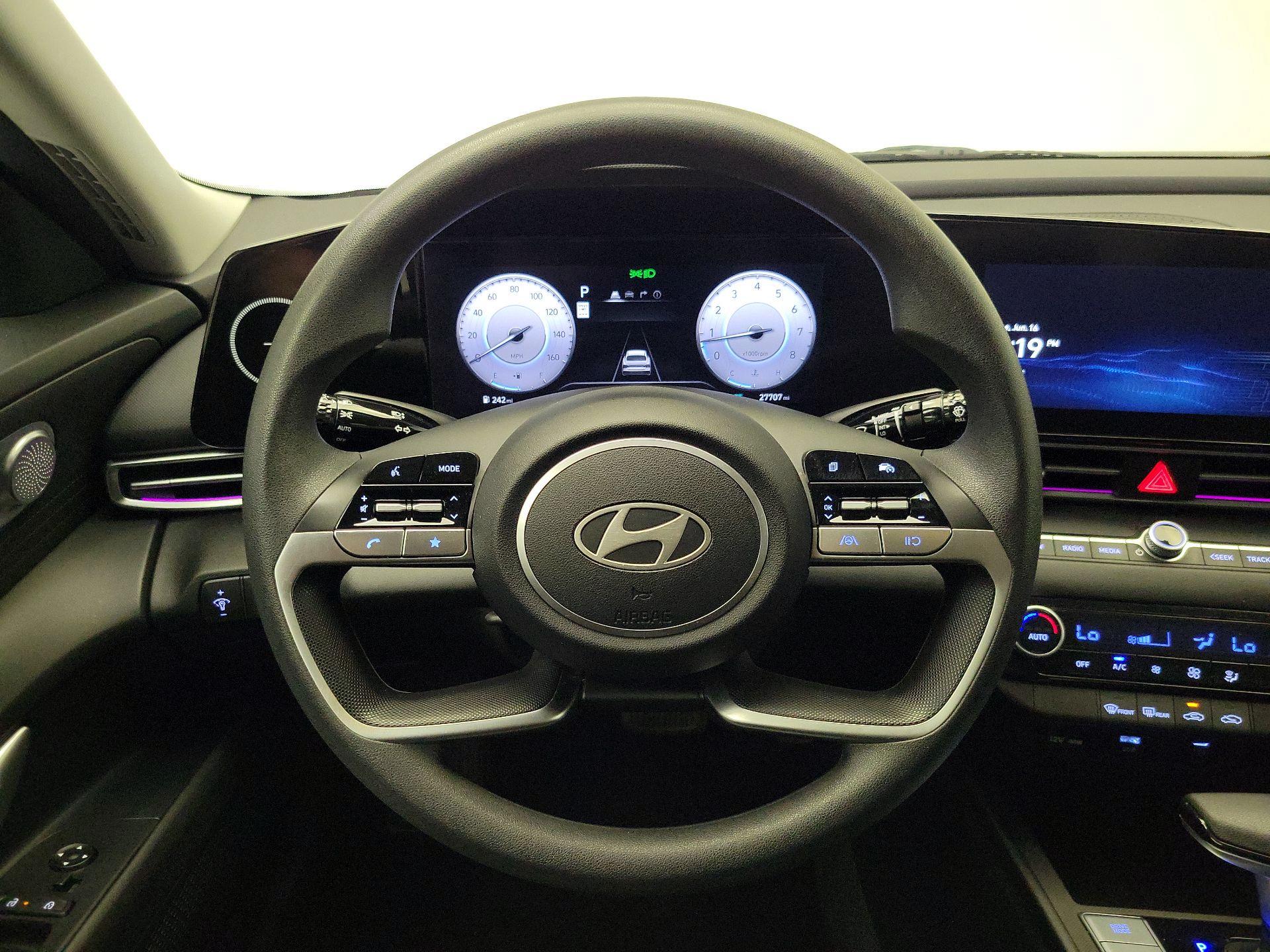 Thumbnail: 2024 Hyundai Elantra - 10