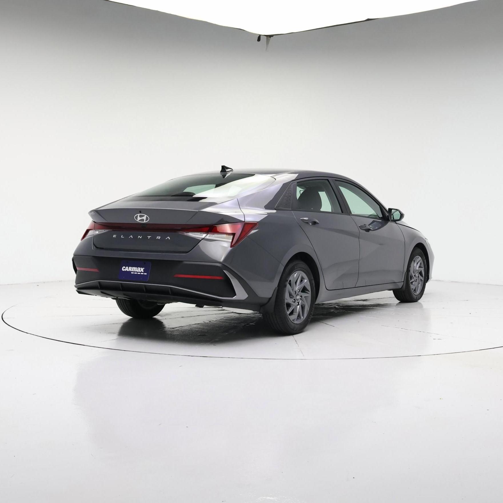 Thumbnail: 2024 Hyundai Elantra - 8