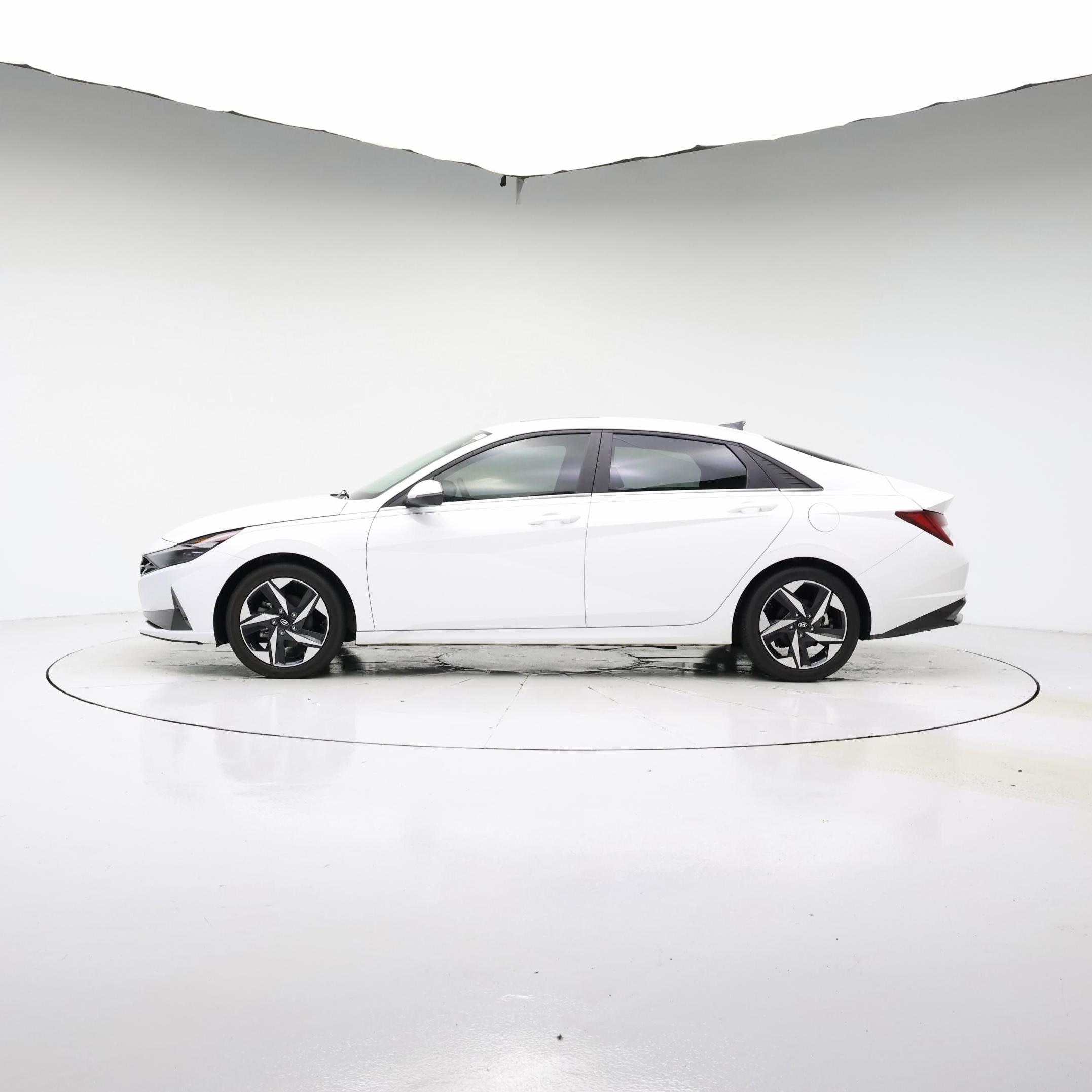 Thumbnail: 2023 Hyundai Elantra - 3