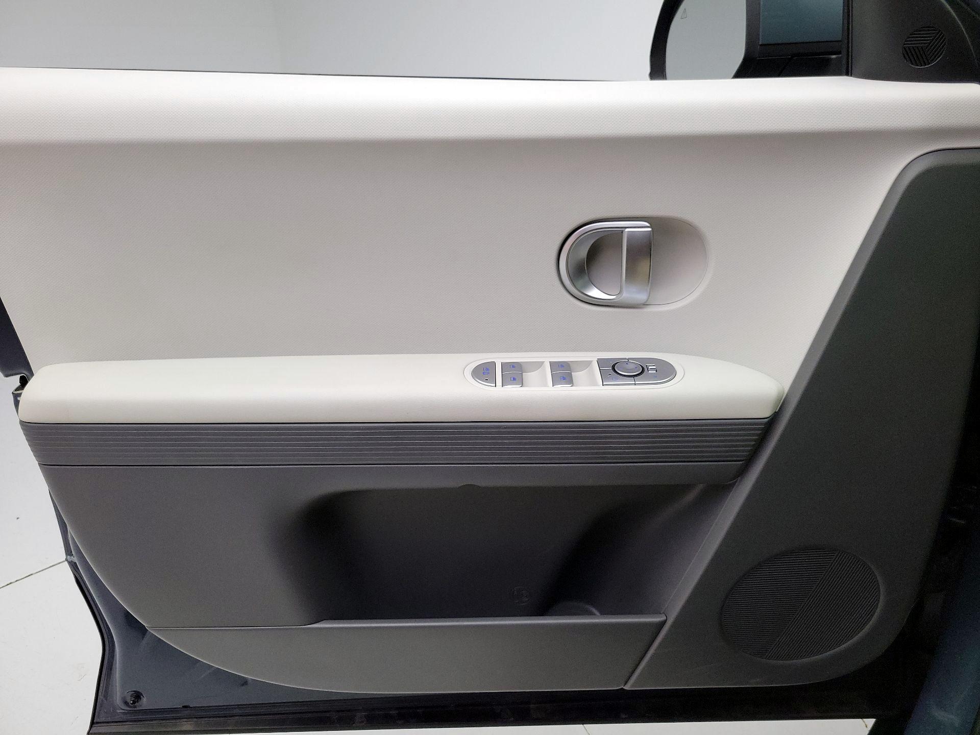 Thumbnail: 2024 Hyundai Ioniq 5 - 12