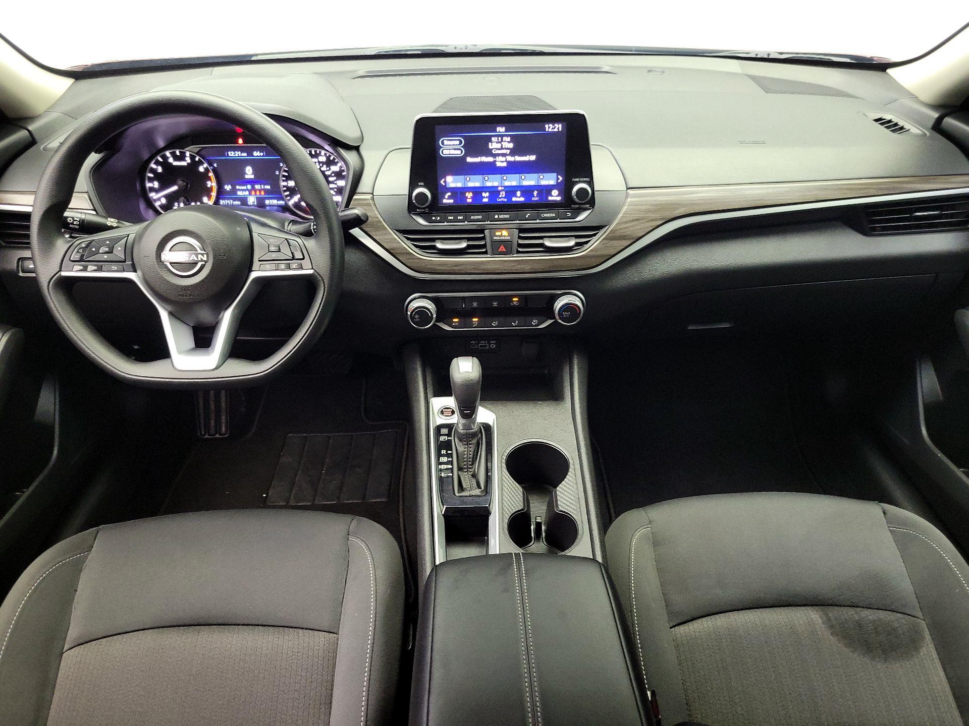 Thumbnail: 2025 Nissan Altima - 9