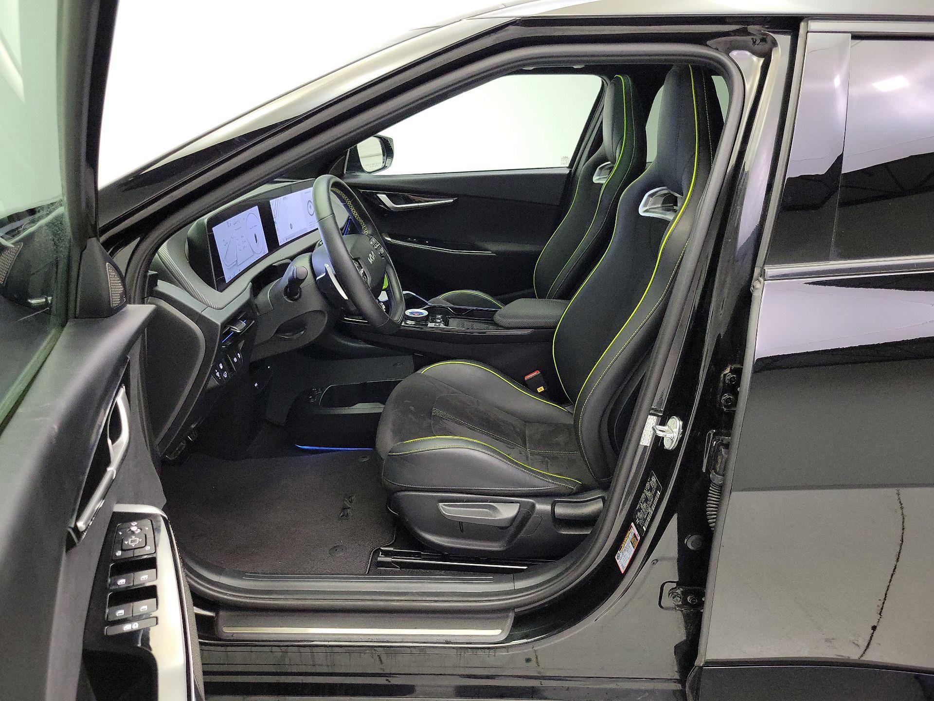 Thumbnail: 2023 Kia EV6 - 11