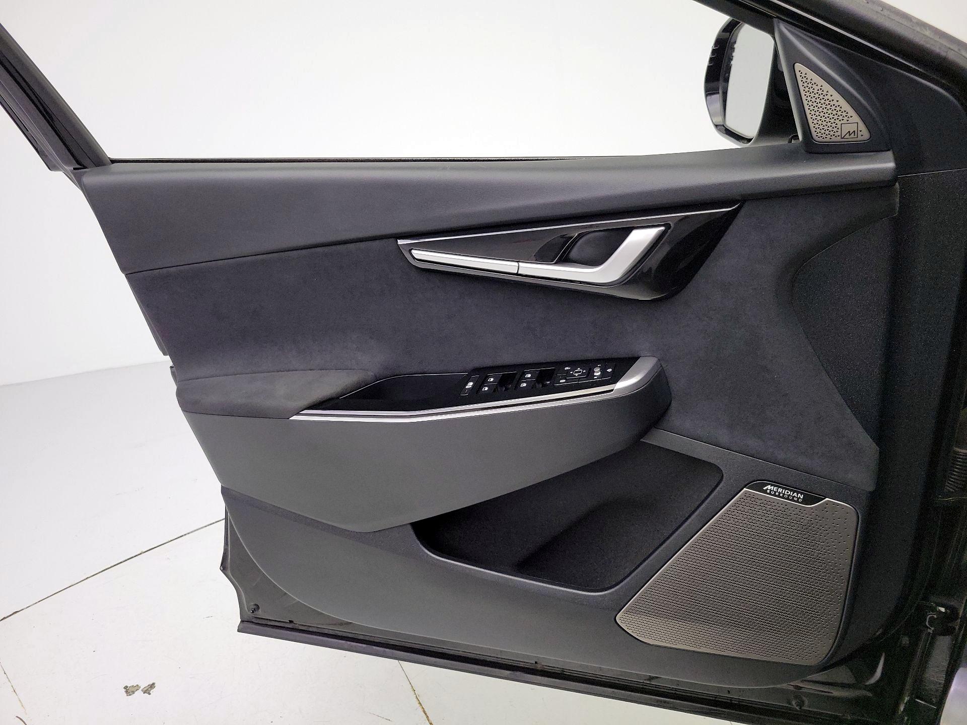 Thumbnail: 2023 Kia EV6 - 12