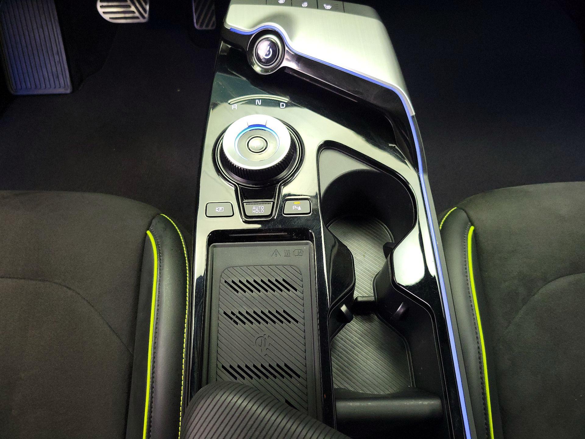 Thumbnail: 2023 Kia EV6 - 18