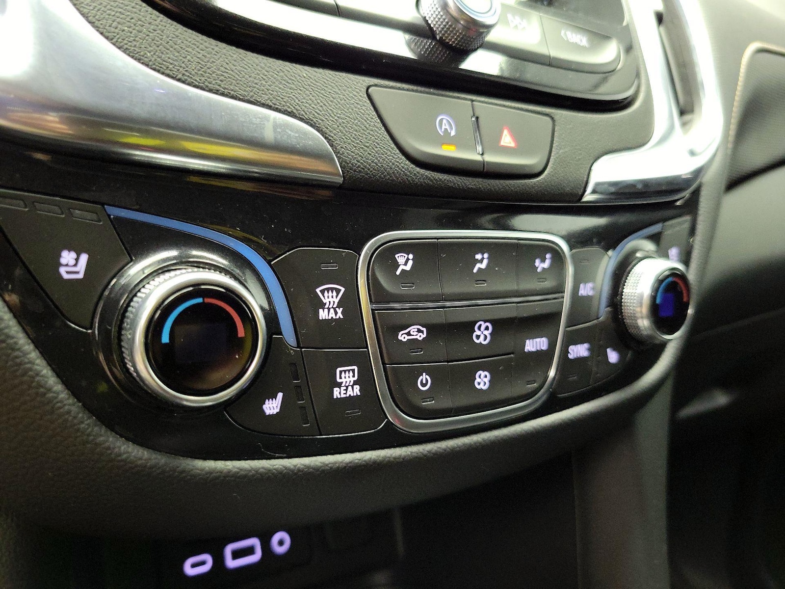 2024 Chevrolet Equinox Premier - Photo 17