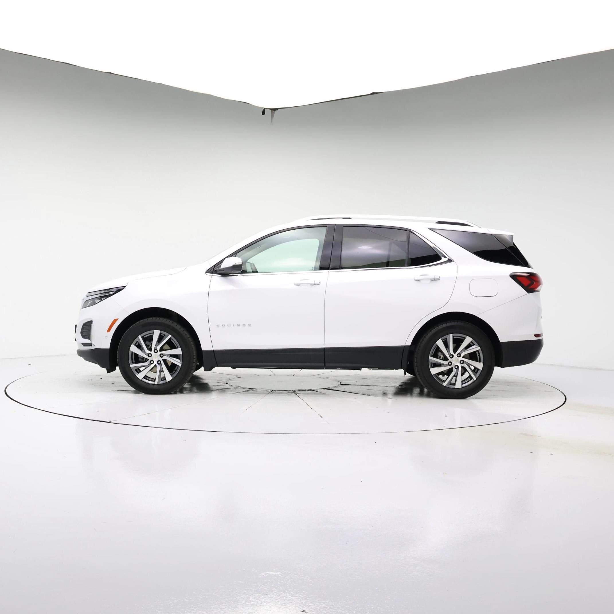 Thumbnail: 2024 Chevrolet Equinox - 3