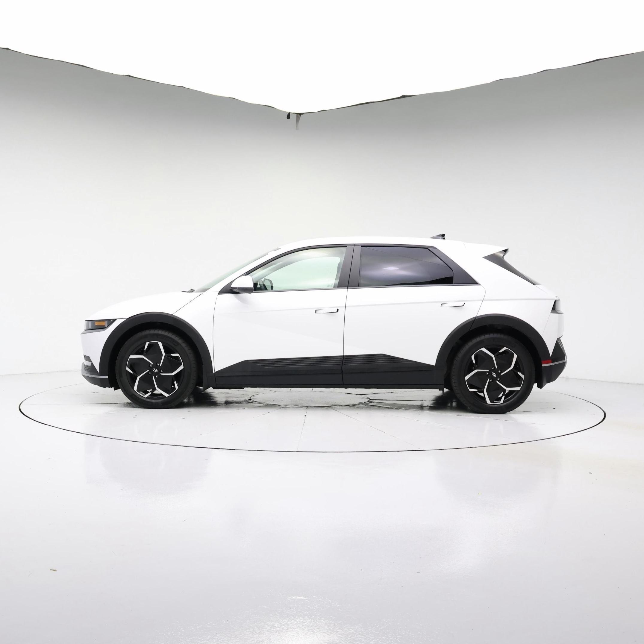 Thumbnail: 2024 Hyundai Ioniq 5 - 3