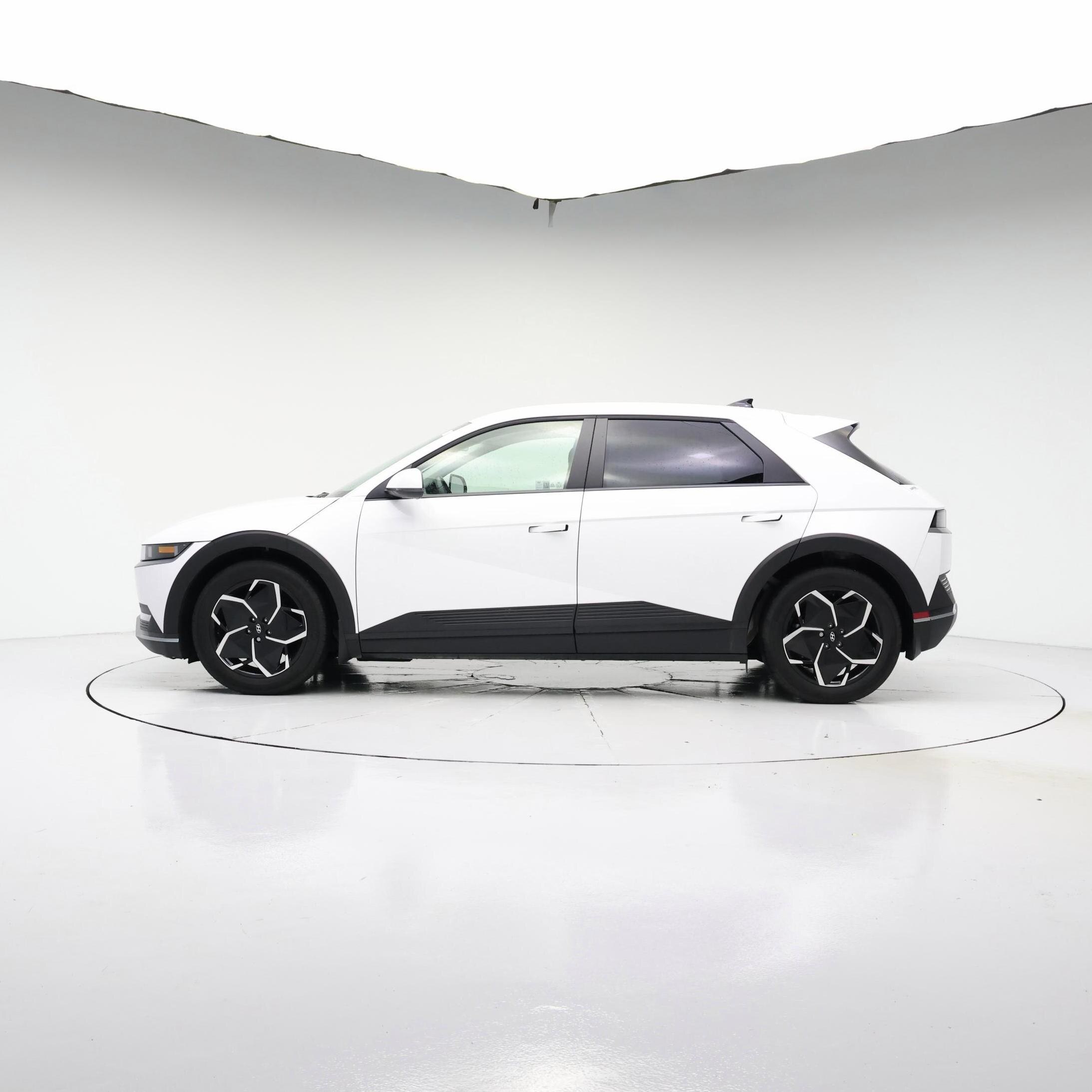 Thumbnail: 2024 Hyundai Ioniq 5 - 3